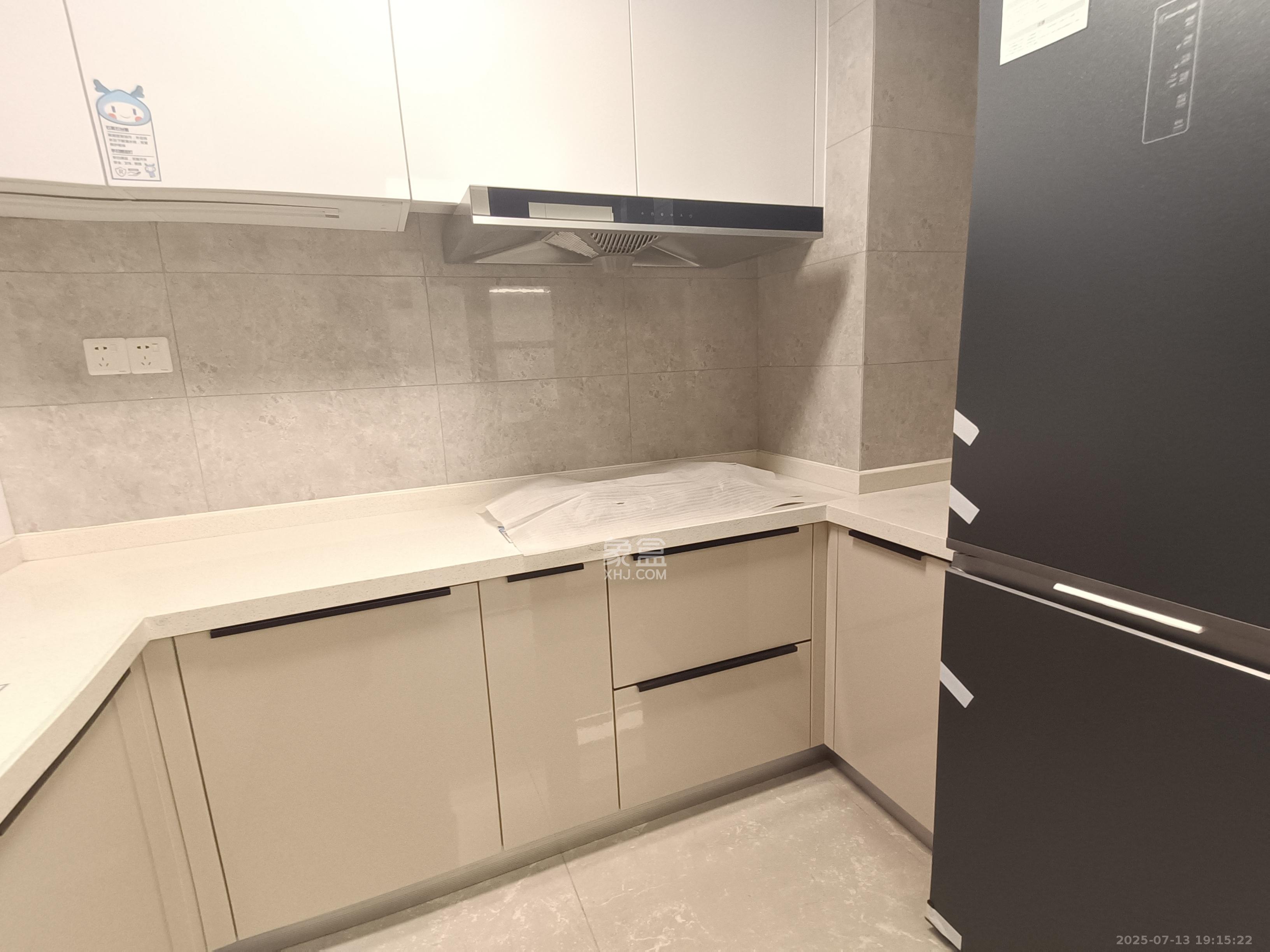 龙湖铂金中心(龙湖春江郦城) 3室2厅2卫 4800.0元/月 龙湖铂金中心(龙湖春江郦城) 3室2厅2卫 4800.0元/月室内图