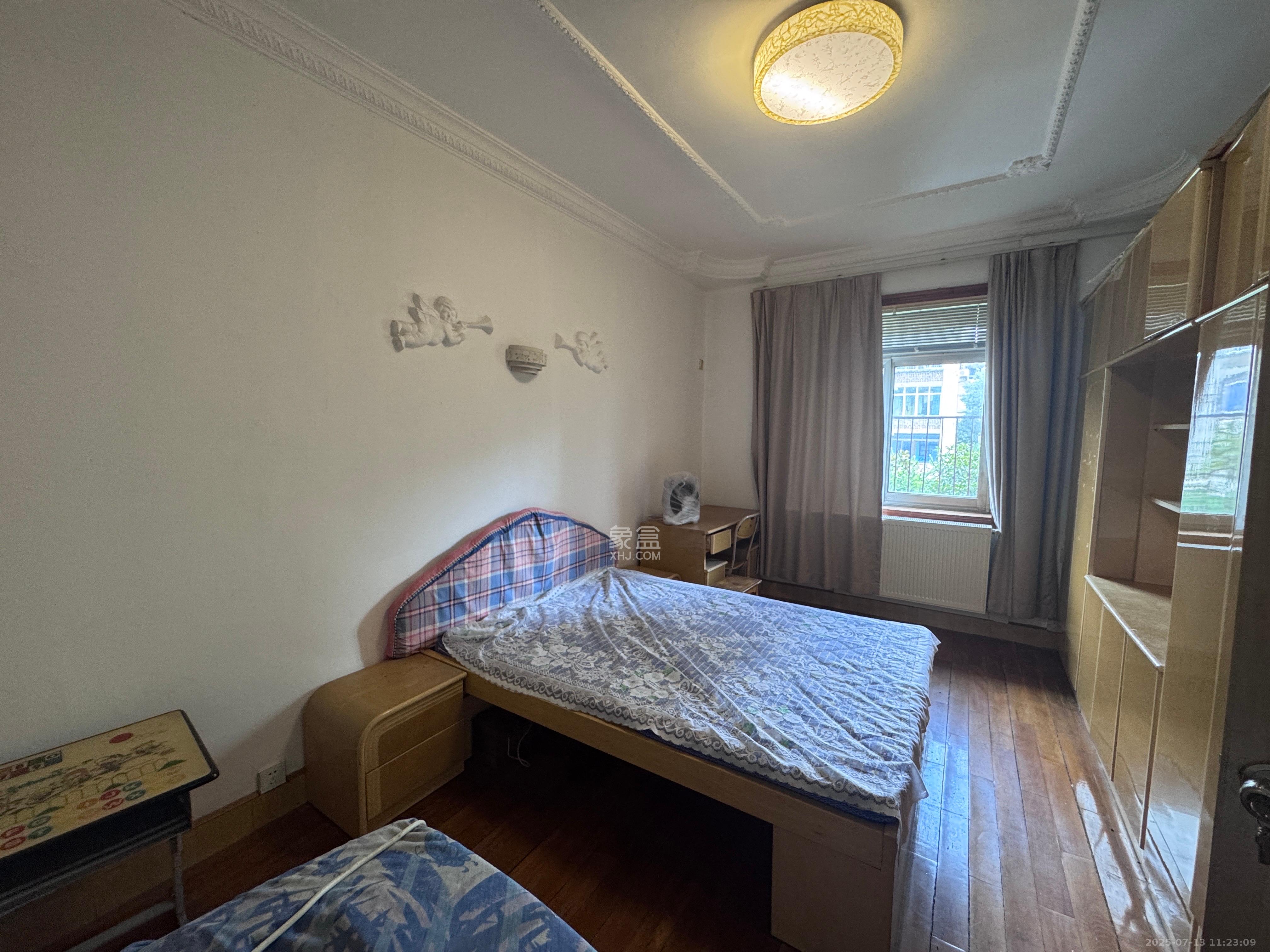 商贸旅游学院教师宿舍 2室2厅1卫 1800.0元/月 商贸旅游学院教师宿舍 2室2厅1卫 1800.0元/月室内图