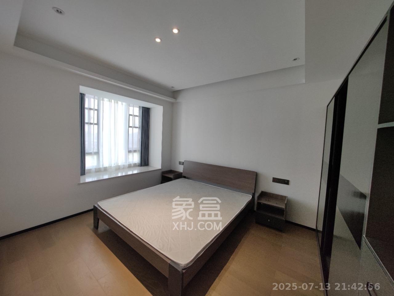 保利东郡  3室2厅2卫   2600.00元/月