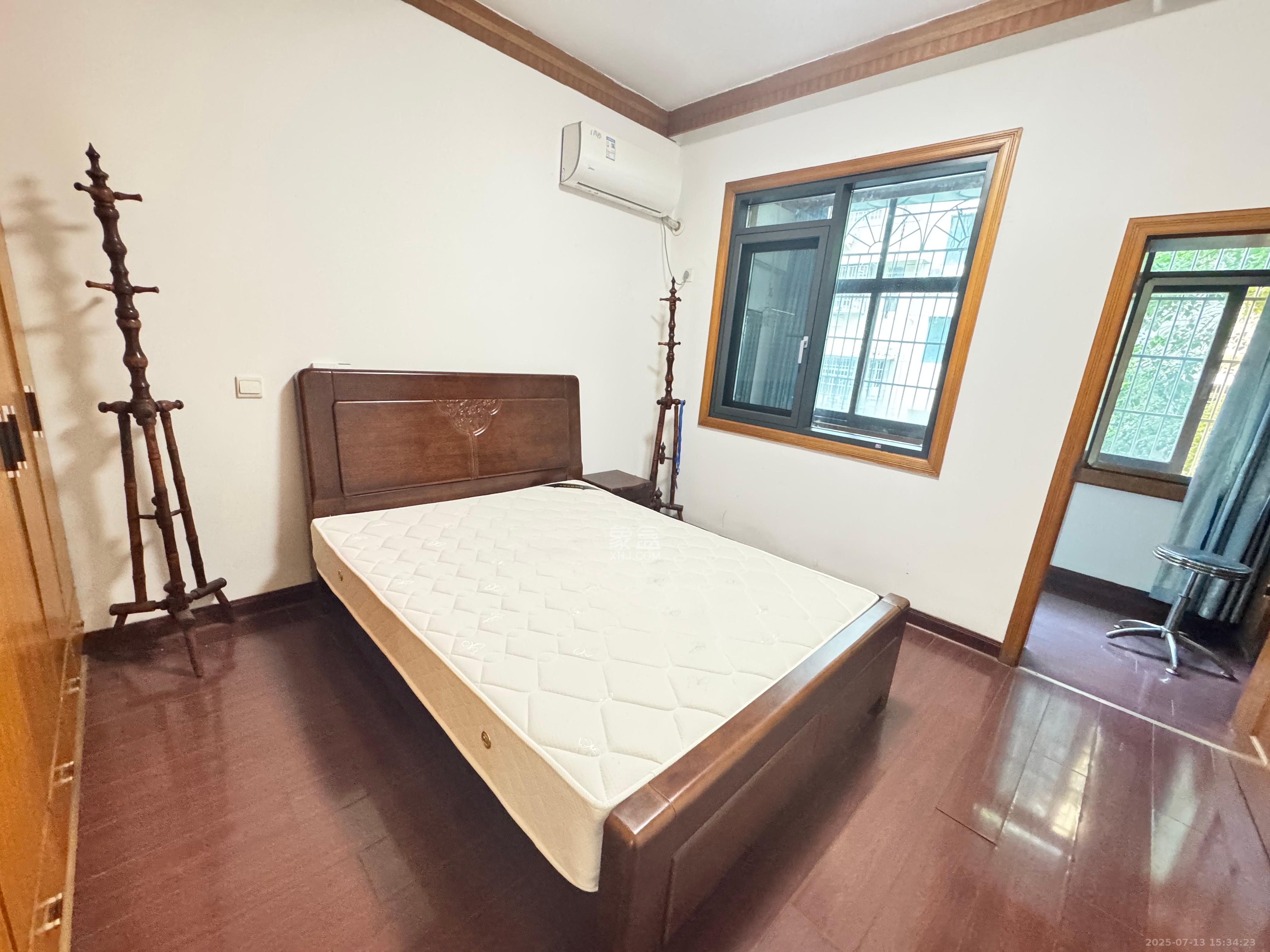 下碧湘街散盘 3室2厅1卫 3000.0元/月 下碧湘街散盘 3室2厅1卫 3000.0元/月室内图