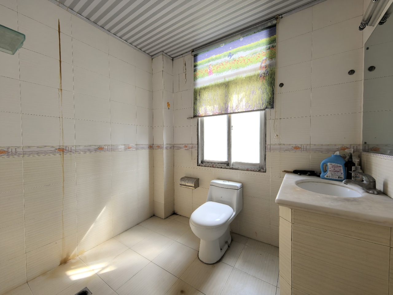 富桥市场 4室2厅2卫 1000.0元/月 富桥市场 4室2厅2卫 1000.0元/月室内图