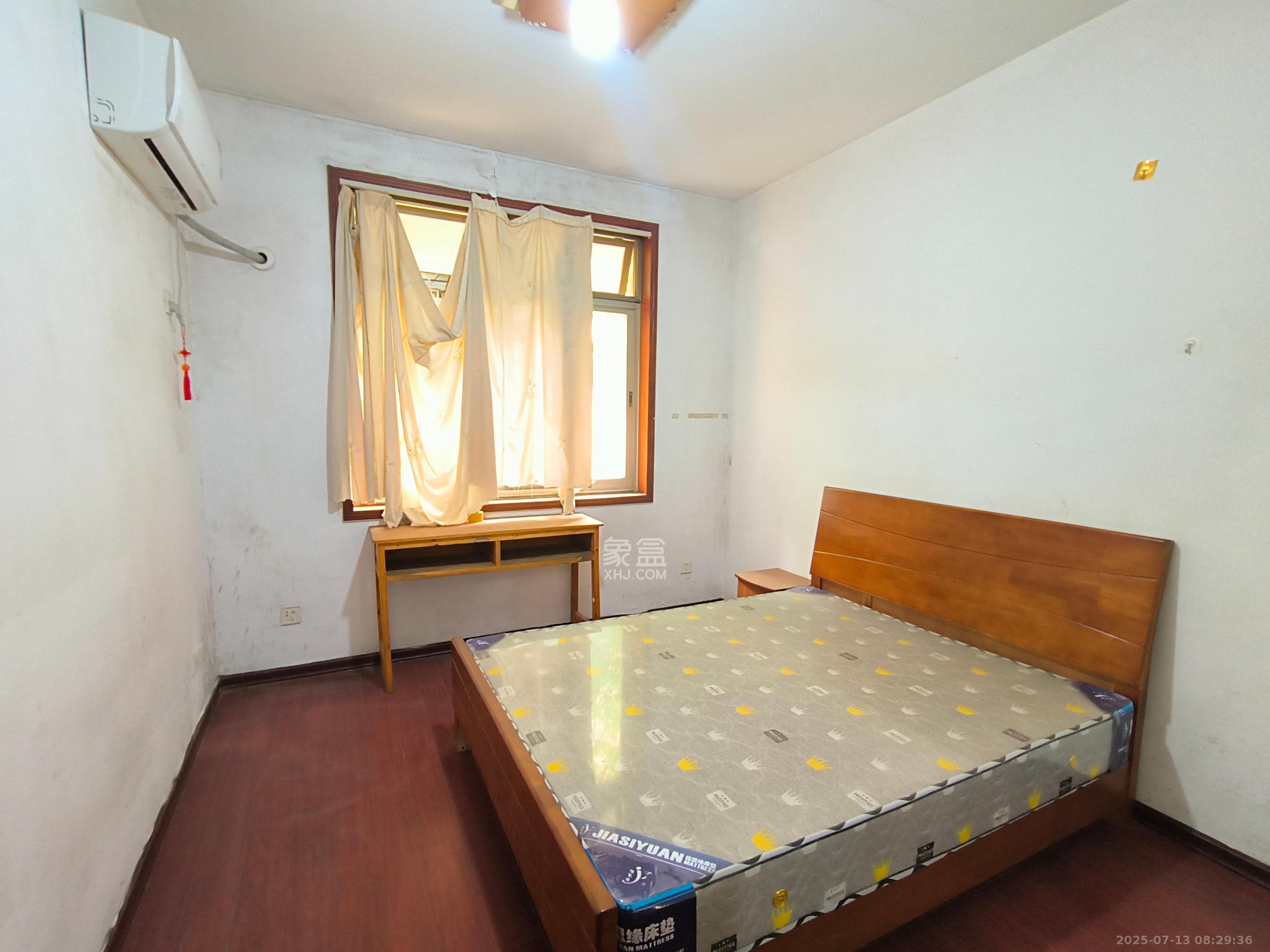 袁家岭省煤炭厅宿舍(芙蓉区省煤炭局小区)  3室1厅1卫    2500.0元/月 袁家岭省煤炭厅宿舍(芙蓉区省煤炭局小区)  3室1厅1卫    2500.0元/月室内图