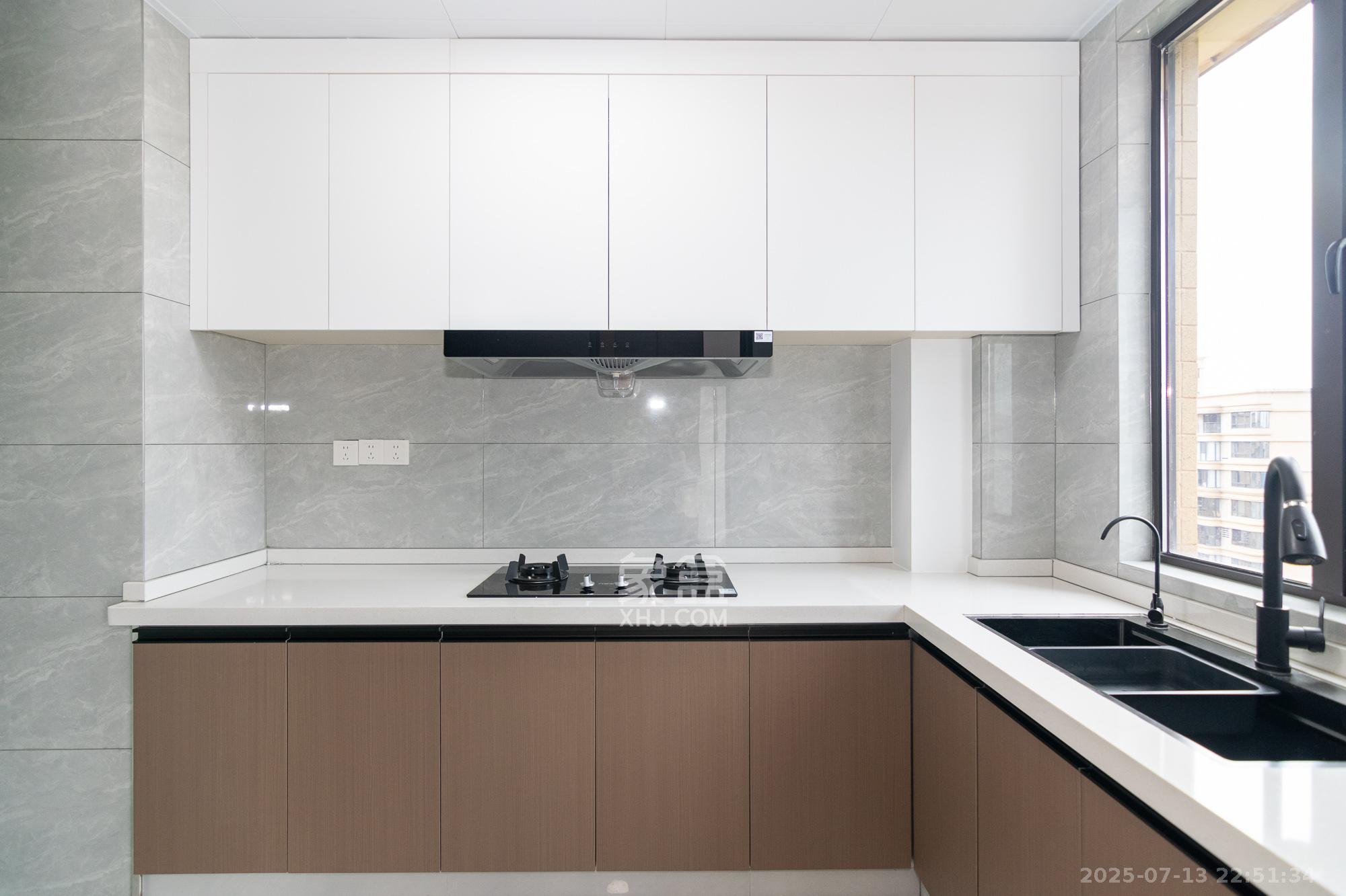 三润城(三润星城) 4室2厅2卫 126.8万 三润城(三润星城) 4室2厅2卫 126.8万厨房