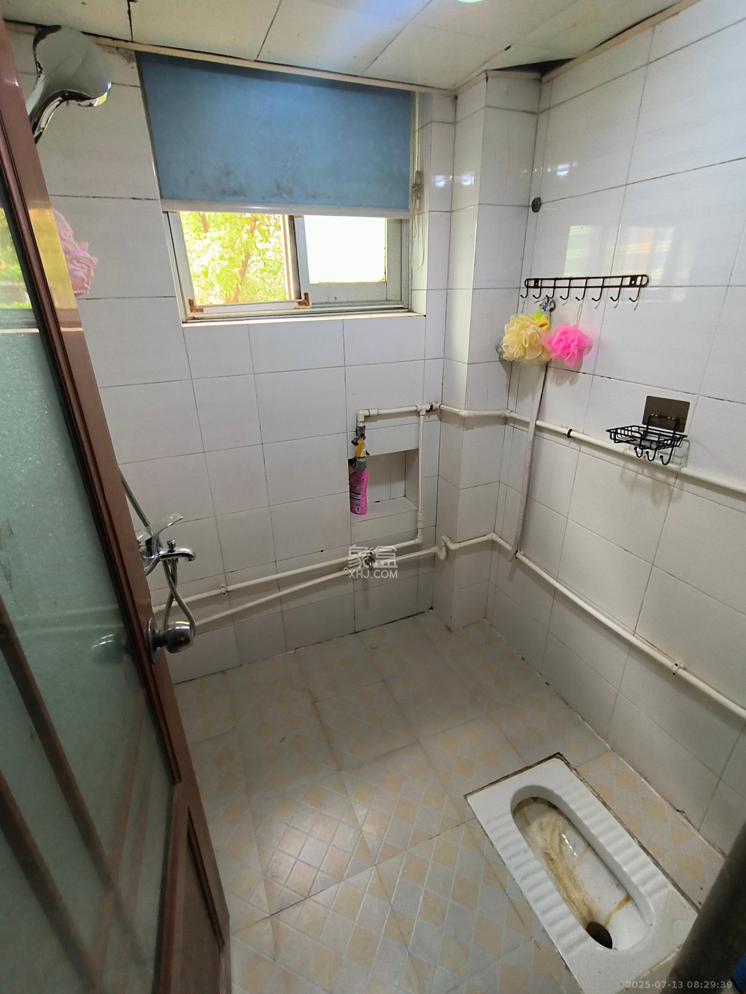 袁家岭省煤炭厅宿舍(芙蓉区省煤炭局小区)  3室1厅1卫    2500.0元/月 袁家岭省煤炭厅宿舍(芙蓉区省煤炭局小区)  3室1厅1卫    2500.0元/月室内图