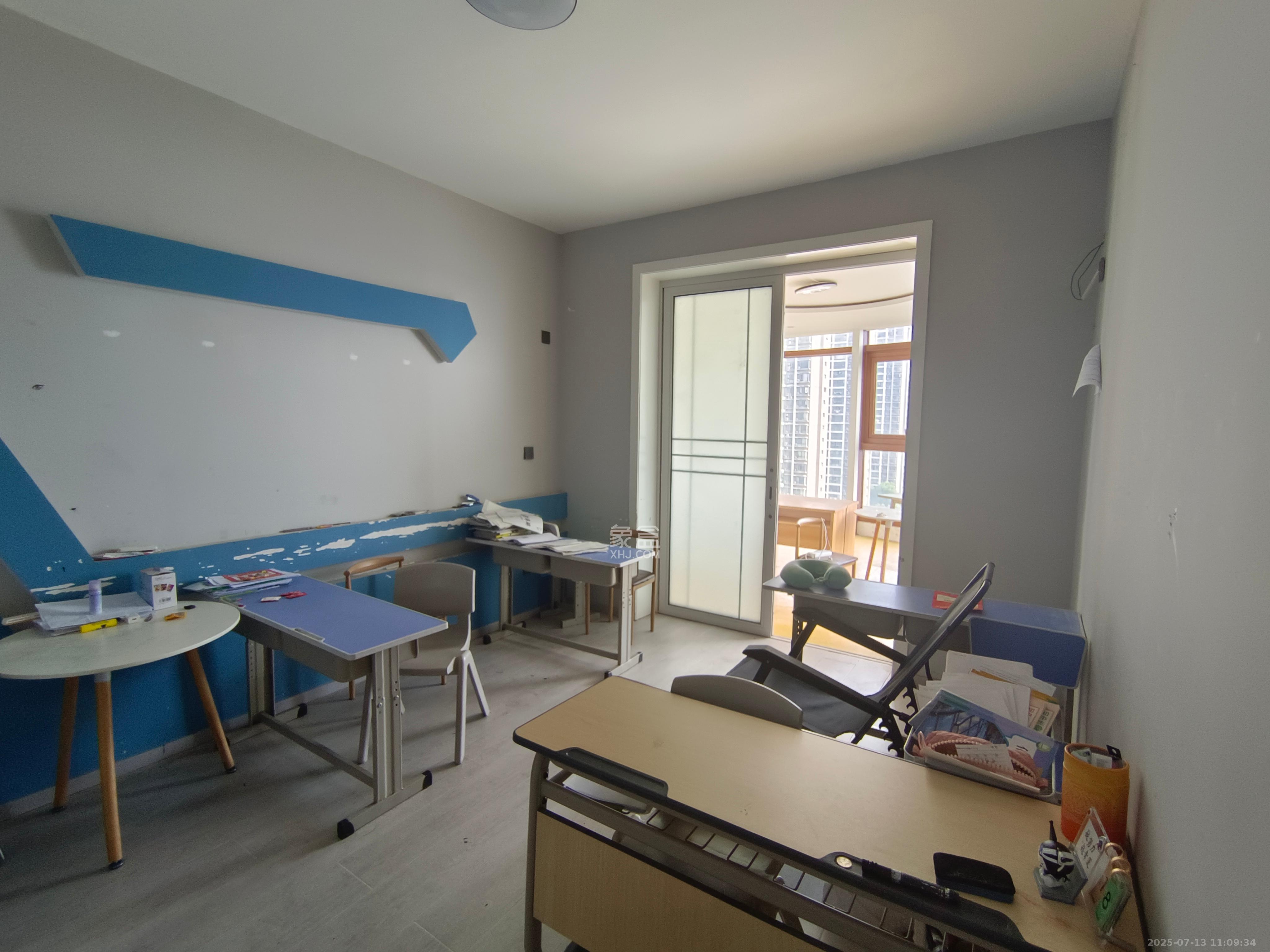 湘江世纪城富湾国际 5室2厅2卫 9500.0元/月 湘江世纪城富湾国际 5室2厅2卫 9500.0元/月室内图