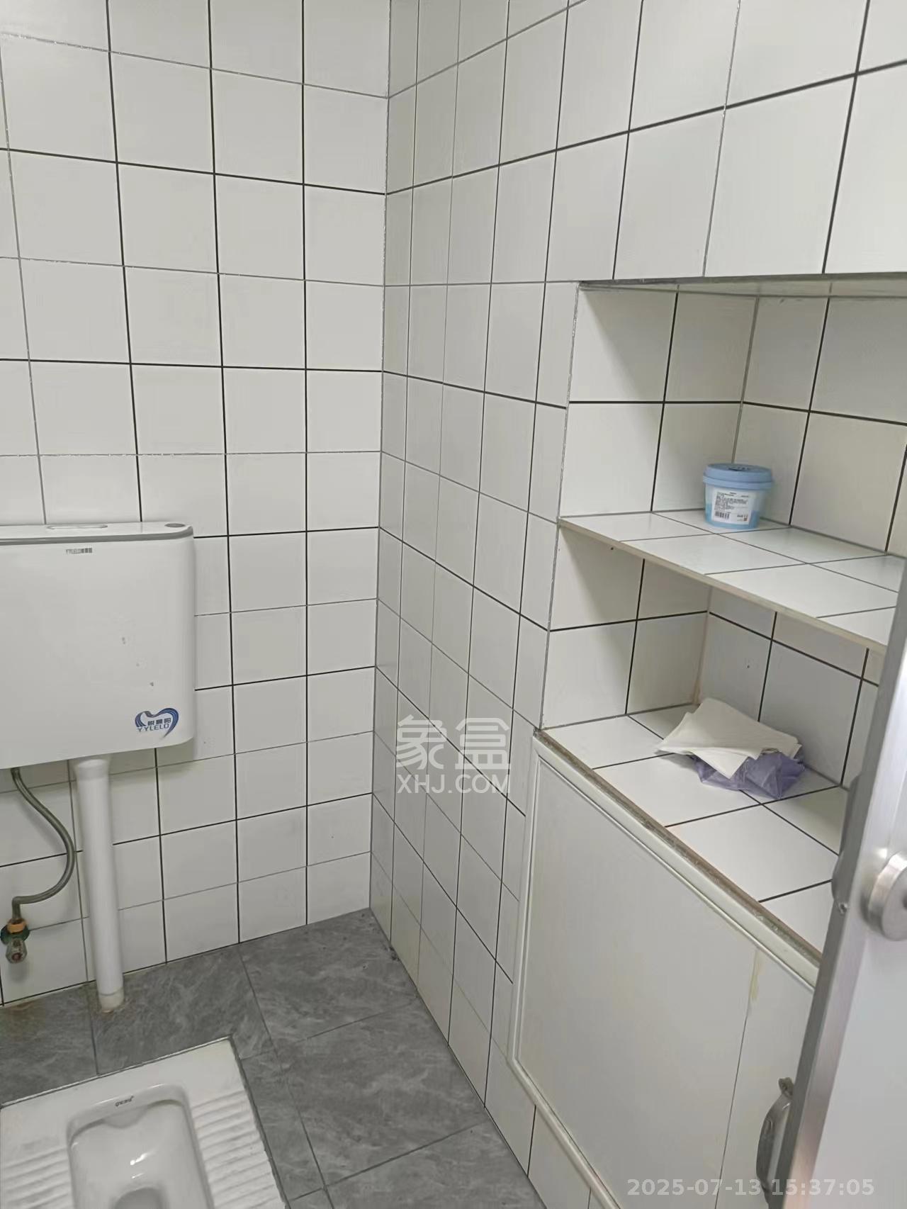 奥克斯滨仕花园(奥克斯洋湖广场/奥克斯中心)  1室1厅1卫    3600.0元/月 奥克斯滨仕花园(奥克斯洋湖广场/奥克斯中心)  1室1厅1卫    3600.0元/月室内图