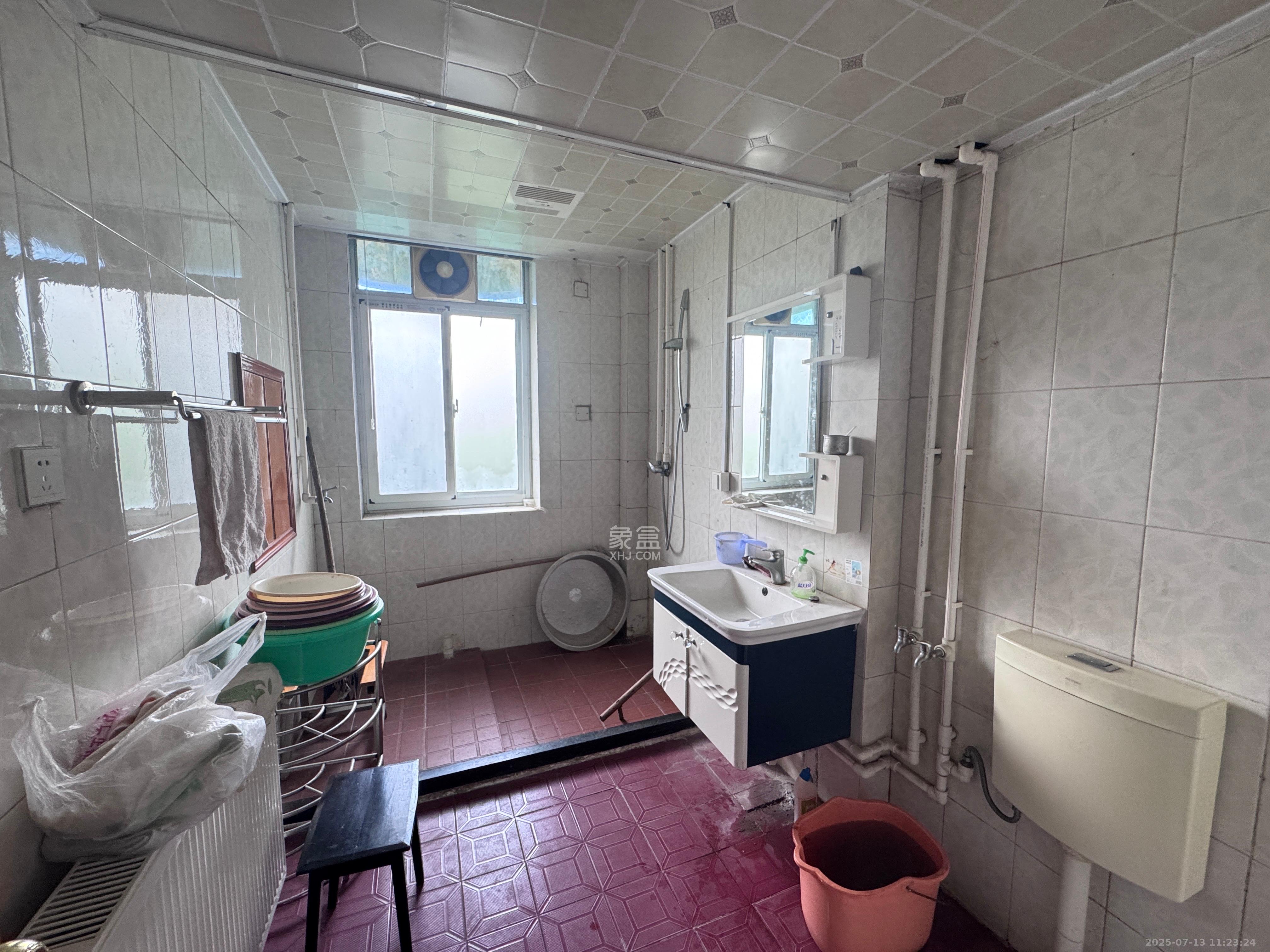 商贸旅游学院教师宿舍  2室2厅1卫    1800.0元/月室内图