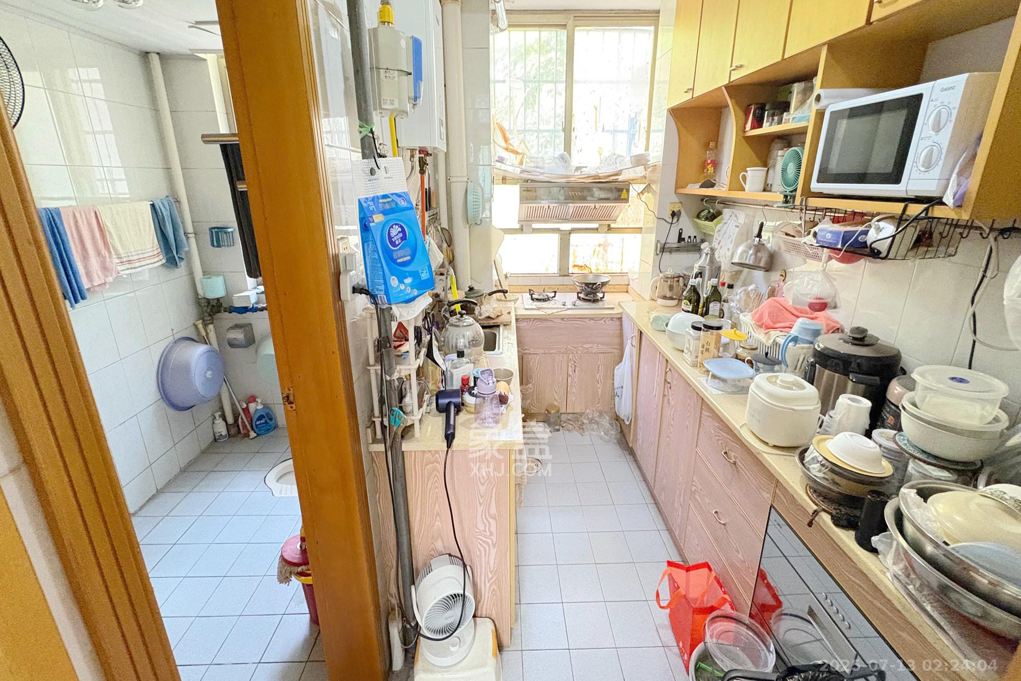 市委办公厅宿舍  4室2厅2卫   127.80万厨房