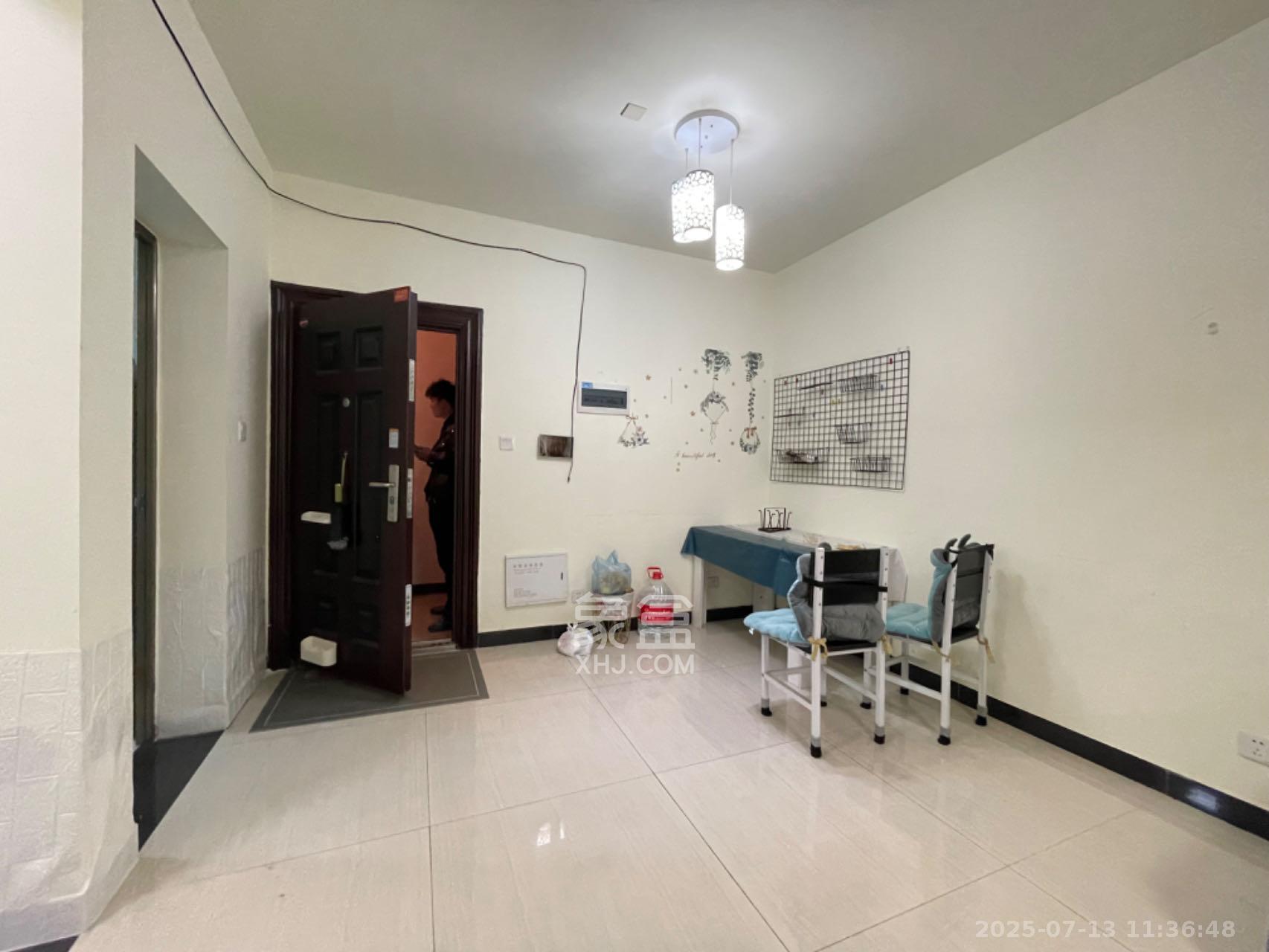 安泰嘉园（湘府邻伴）  3室2厅1卫    2000.0元/月室内图