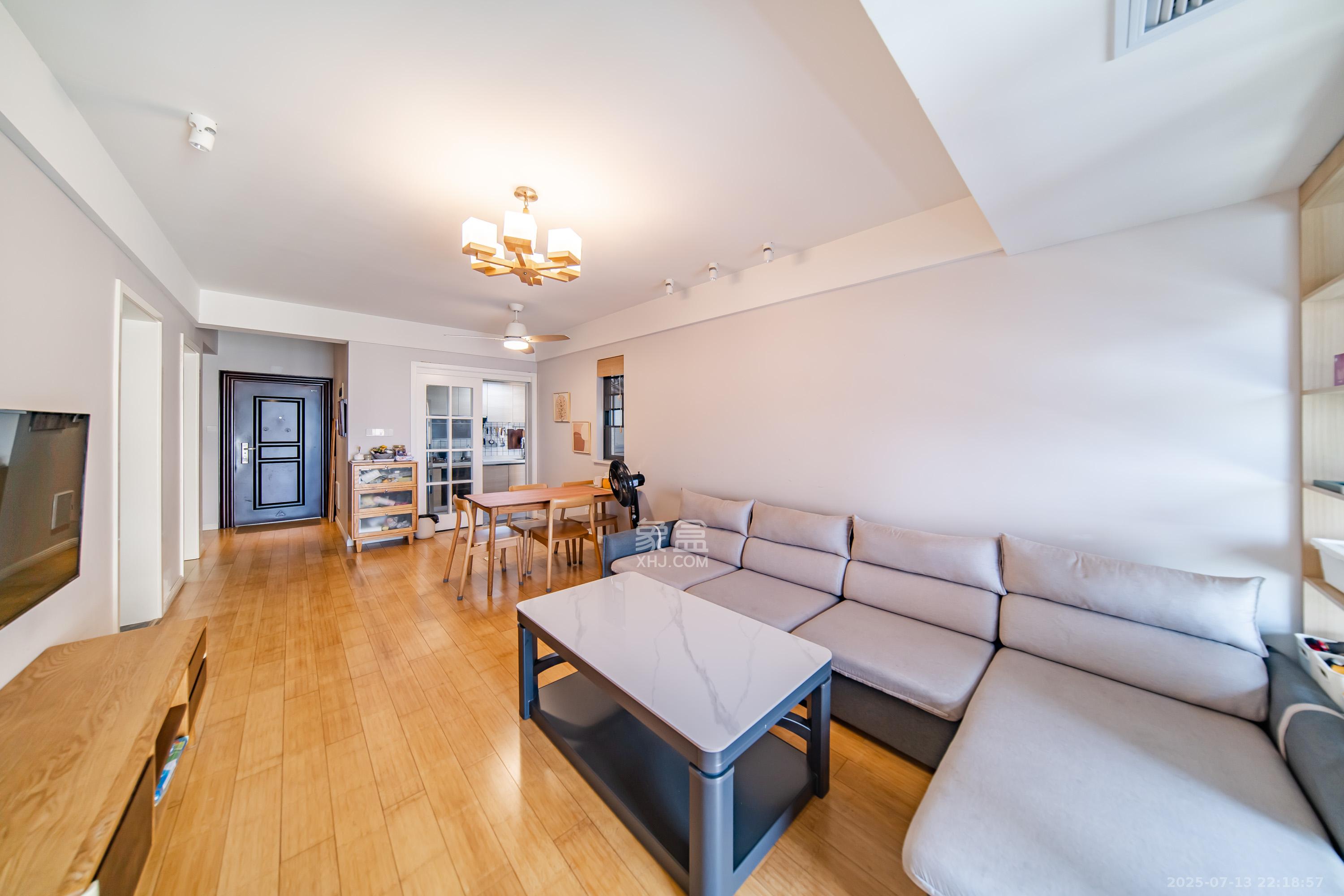 湘熙水郡(观澜海赋家园)  3室2厅1卫    115.0万 湘熙水郡(观澜海赋家园)  3室2厅1卫    115.0万客厅