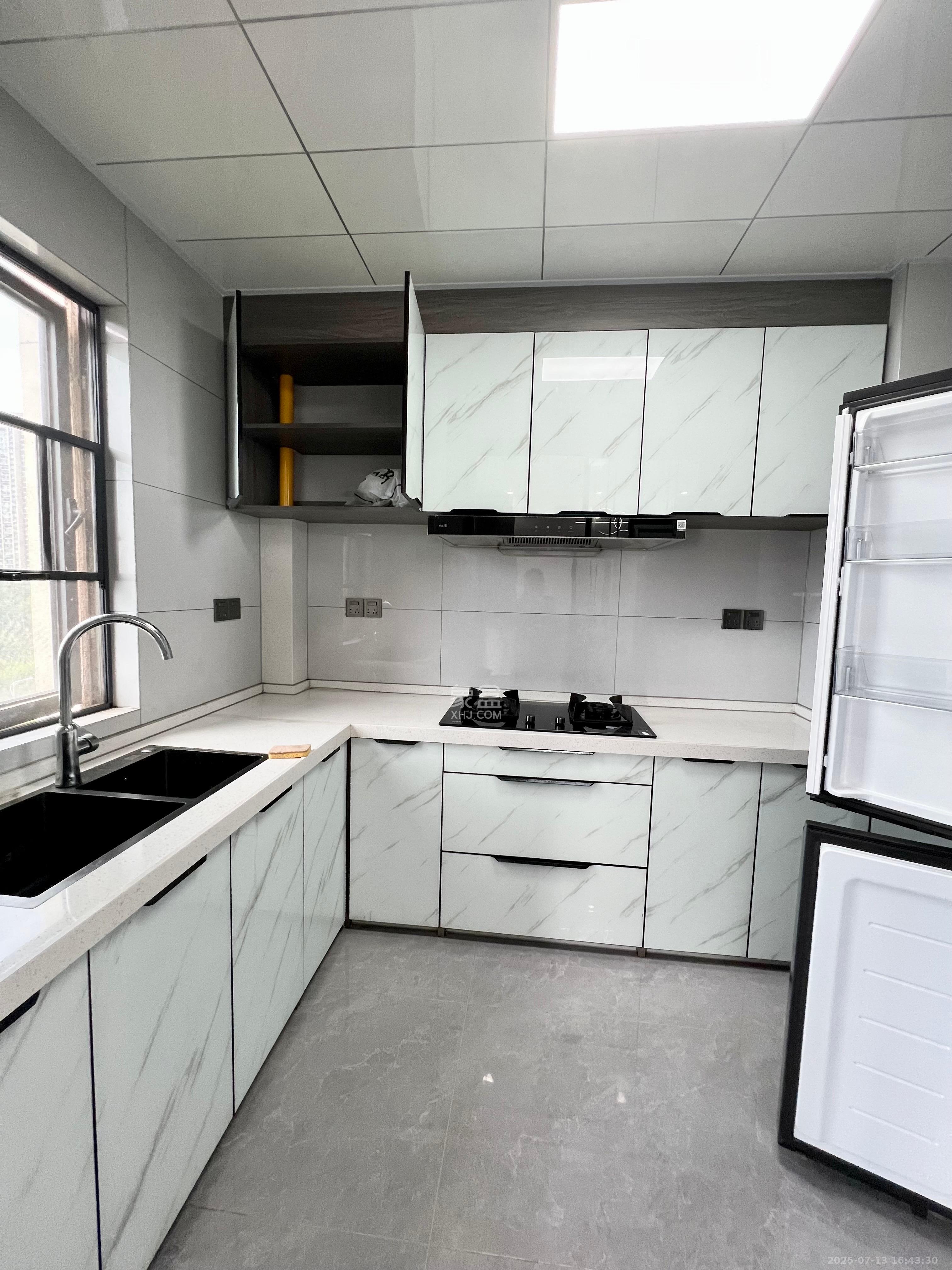 地铁中建君和城  4室2厅2卫    3500.0元/月室内图