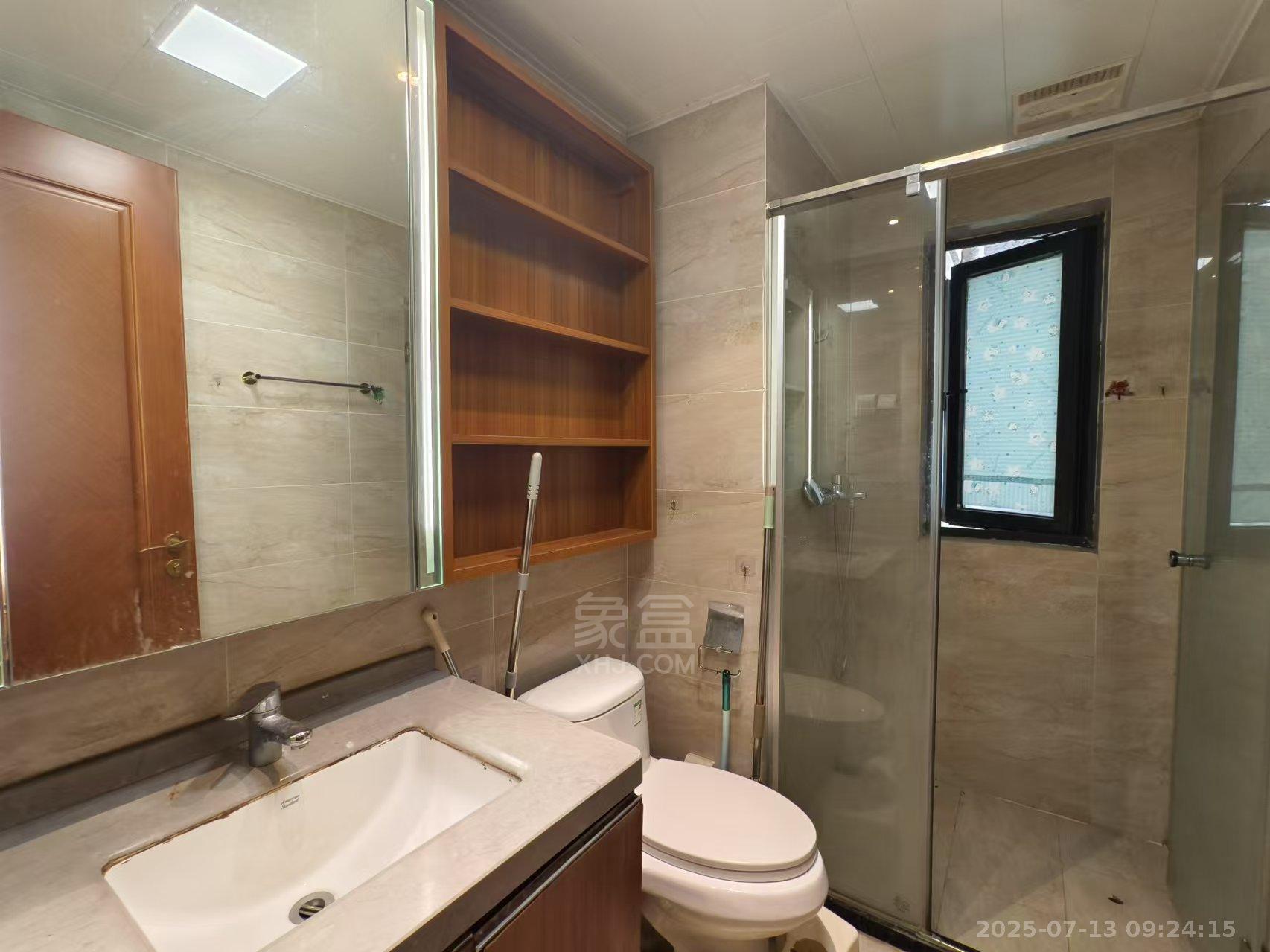 恒大华府 3室2厅1卫 1500.0元/月 恒大华府 3室2厅1卫 1500.0元/月室内图