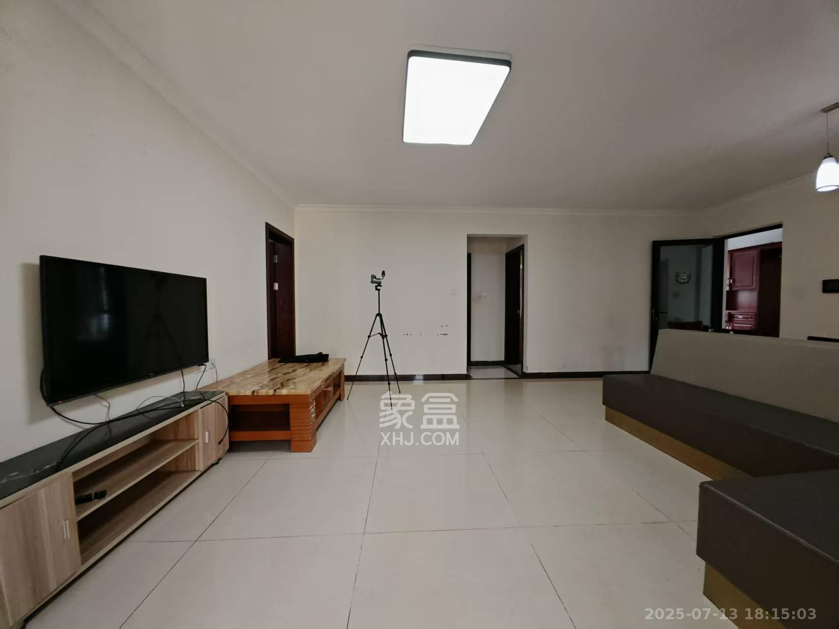 时代倾城二期  3室2厅2卫   2200.00元/月室内图