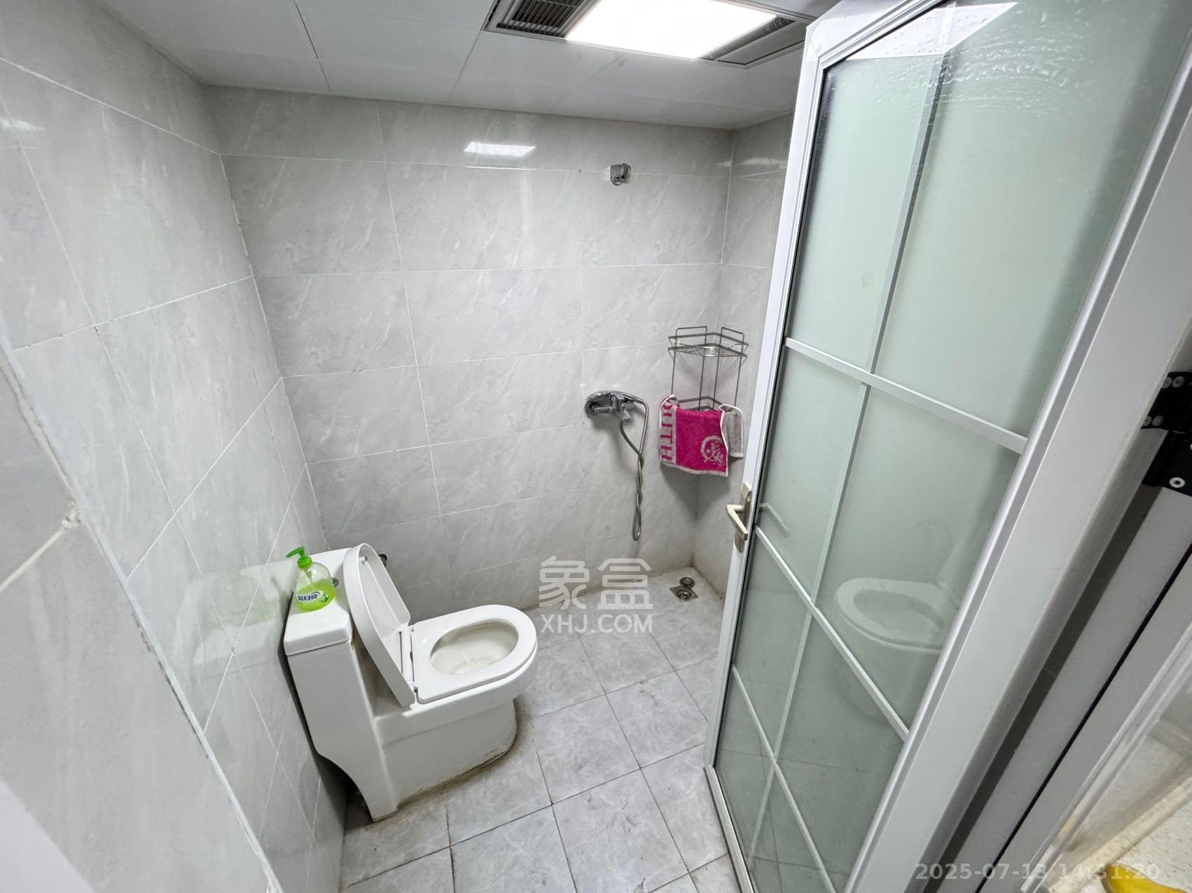 洋湖时代 3室1厅2卫 2700.0元/月 洋湖时代 3室1厅2卫 2700.0元/月室内图