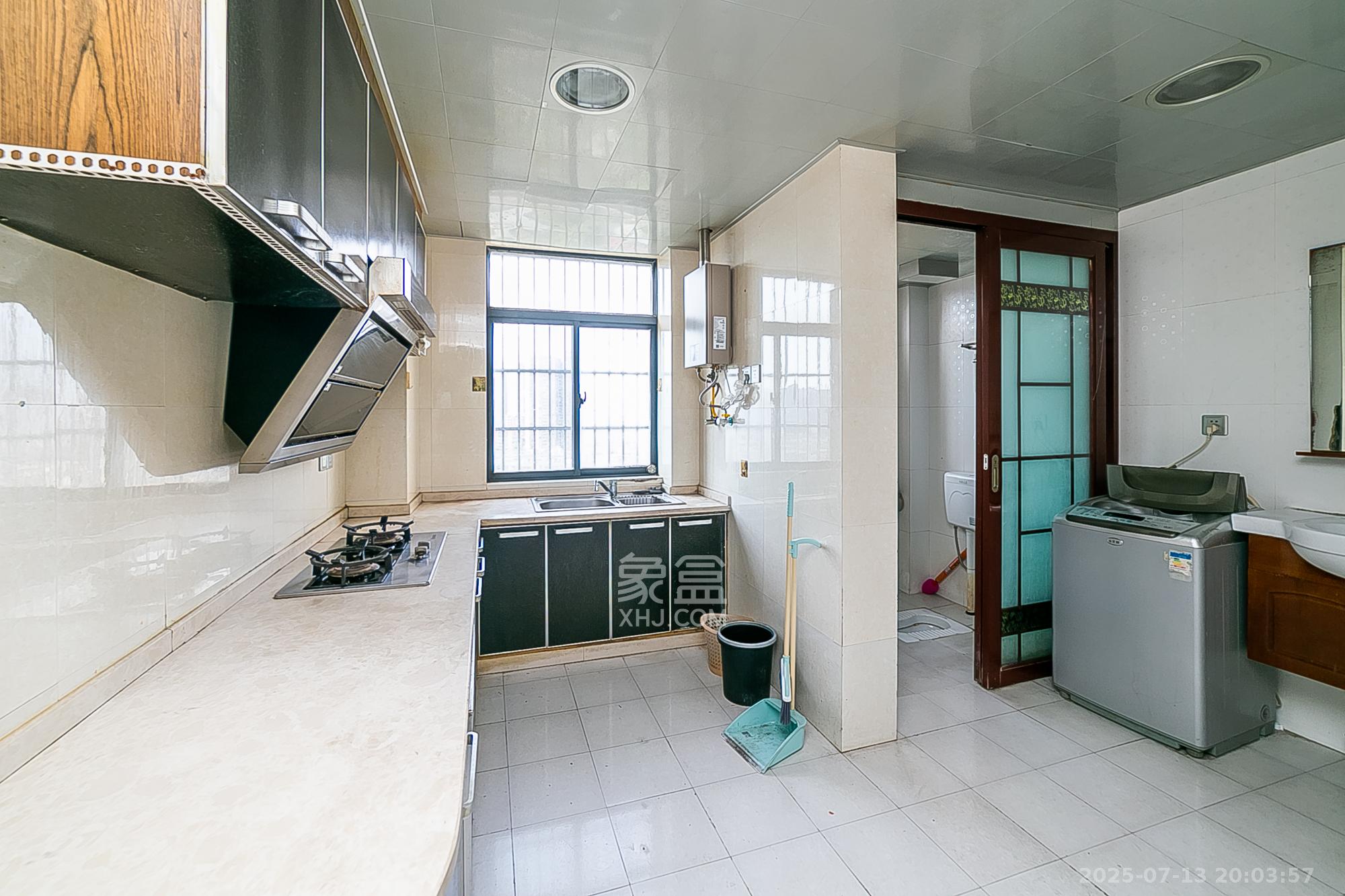 湘水一城(一期) 3室1厅1卫 99.0万 湘水一城(一期) 3室1厅1卫 99.0万厨房