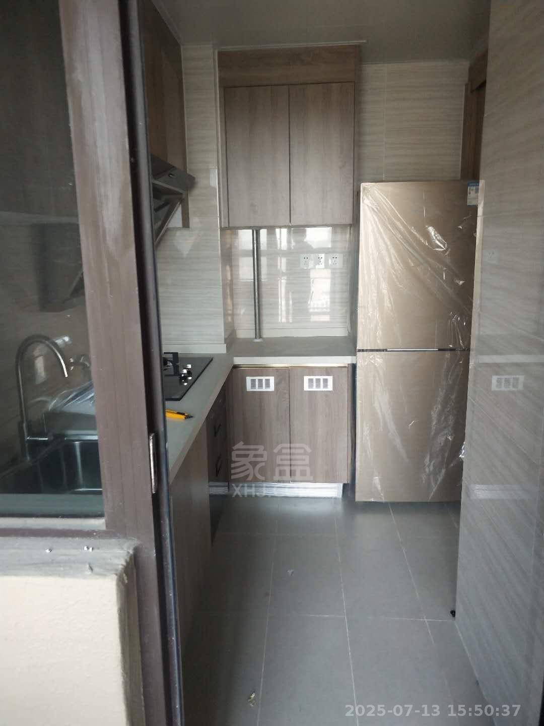 美的翰城  3室2厅2卫   2000.00元/月室内图