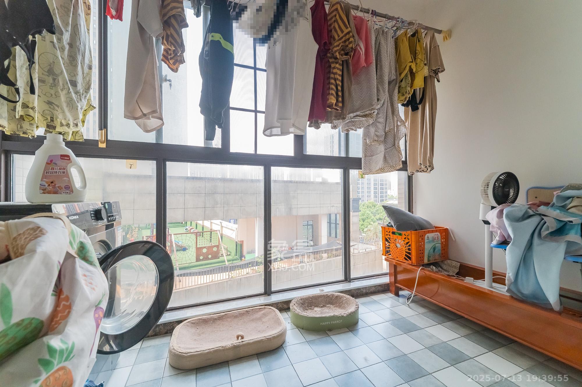 国泰九龙湾 3室2厅1卫 71.8万 国泰九龙湾 3室2厅1卫 71.8万阳台