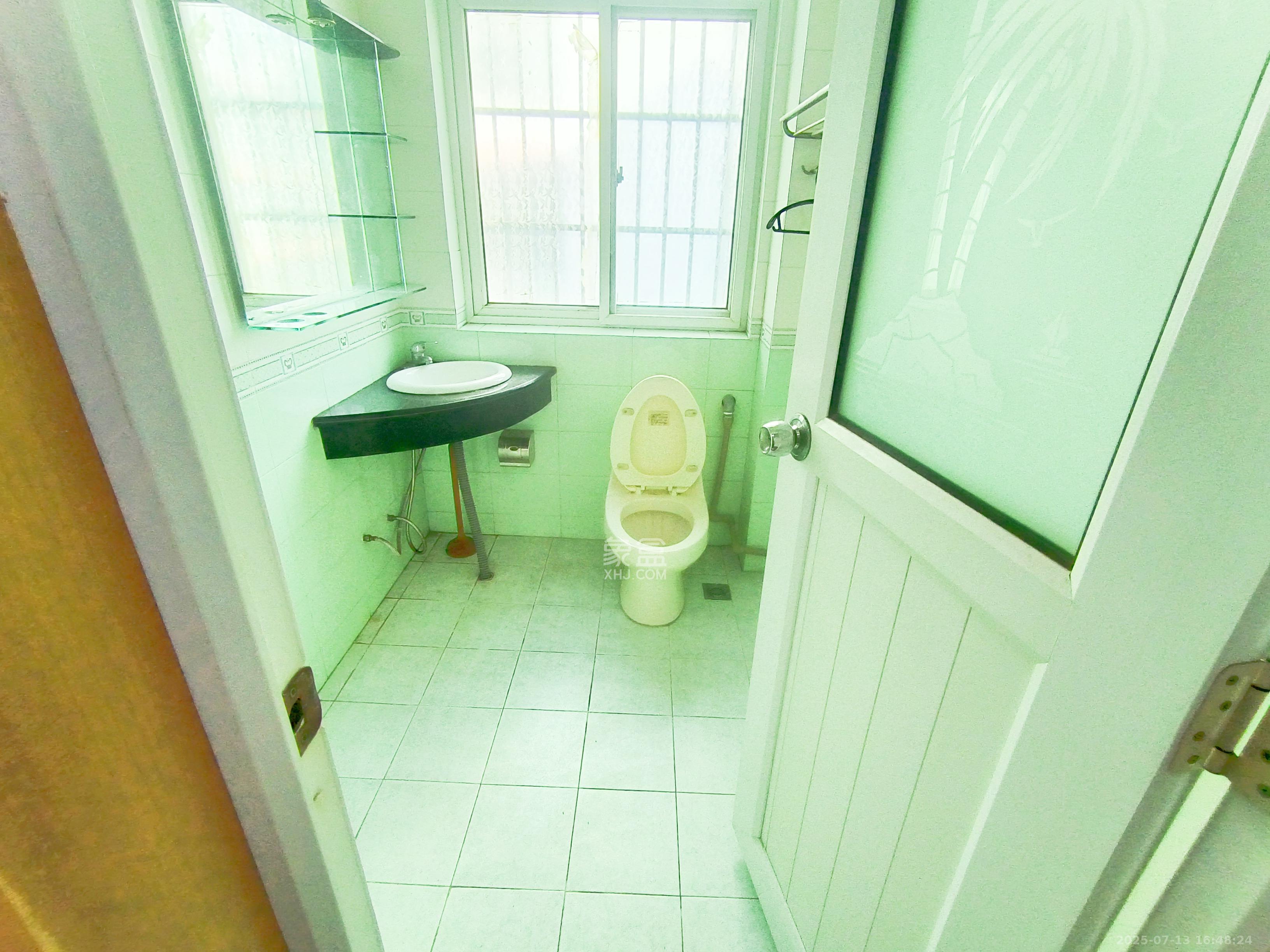 欣胜园  3室2厅2卫    2000.0元/月 欣胜园  3室2厅2卫    2000.0元/月室内图