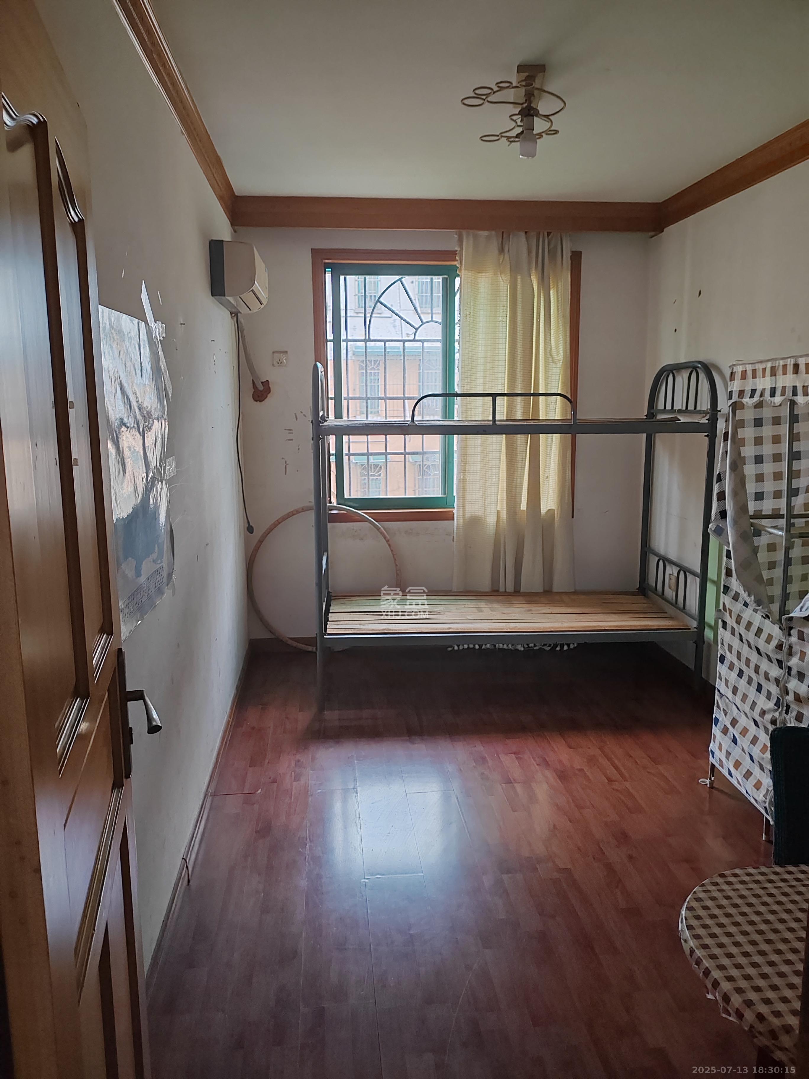 三湘小区  3室2厅1卫    1500.0元/月 三湘小区  3室2厅1卫    1500.0元/月室内图