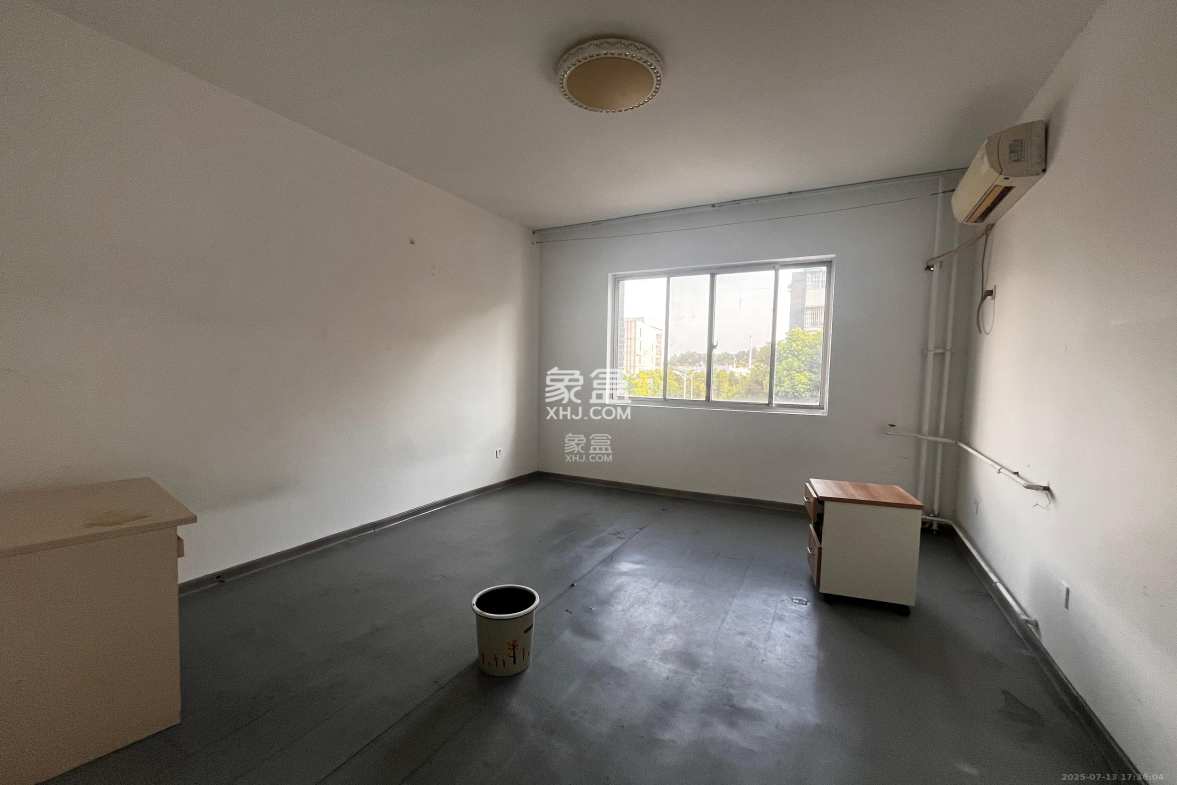 九峰小区(一二三四区) 1室2厅2卫 2300.0元/月 九峰小区(一二三四区) 1室2厅2卫 2300.0元/月室内图