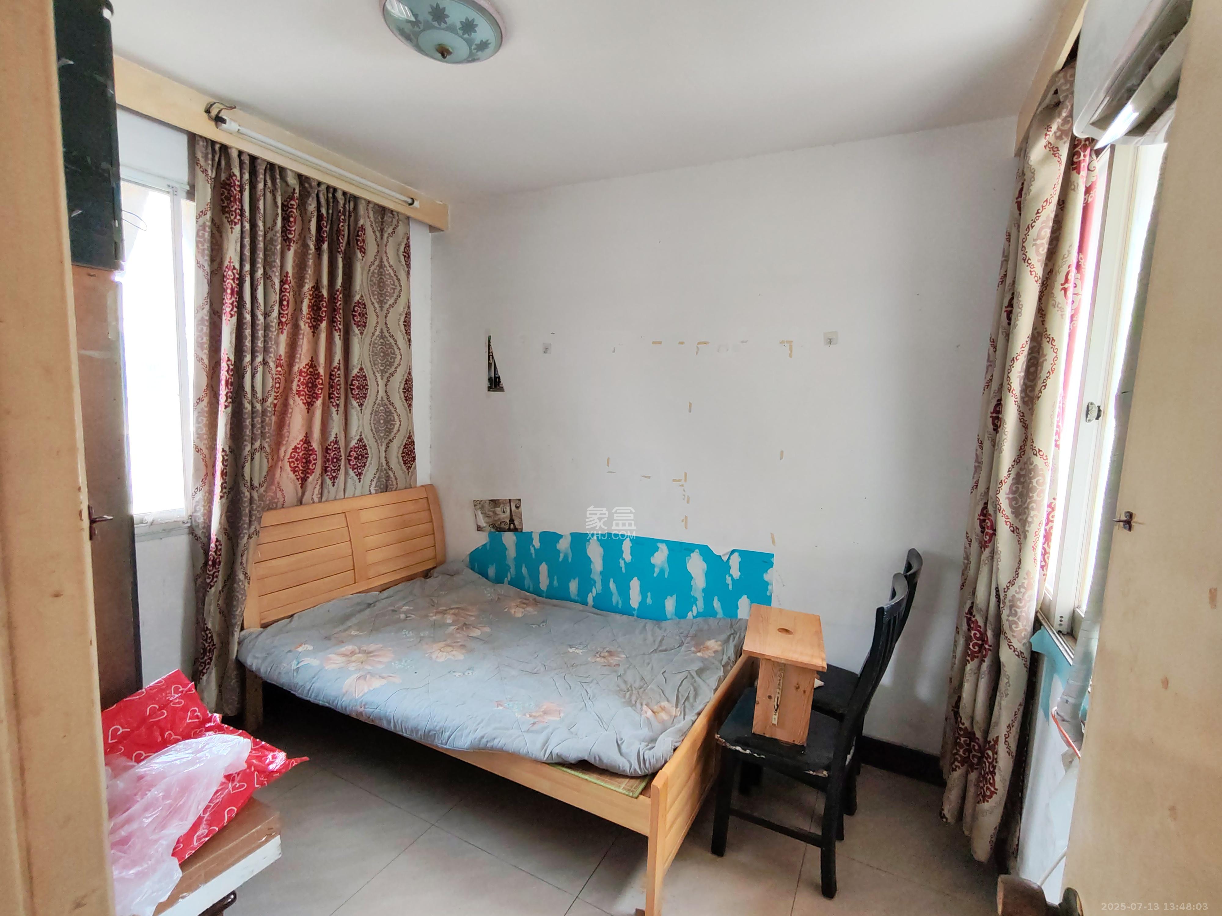 轻苑小区 3室2厅1卫 1800.0元/月 轻苑小区 3室2厅1卫 1800.0元/月室内图