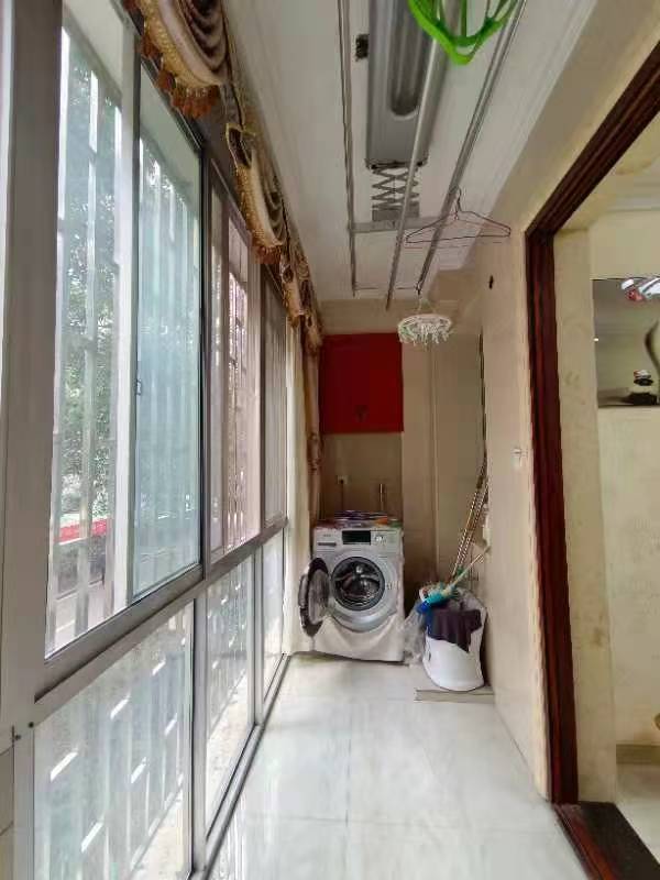 仁济新村  4室2厅2卫   3000.00元/月室内图