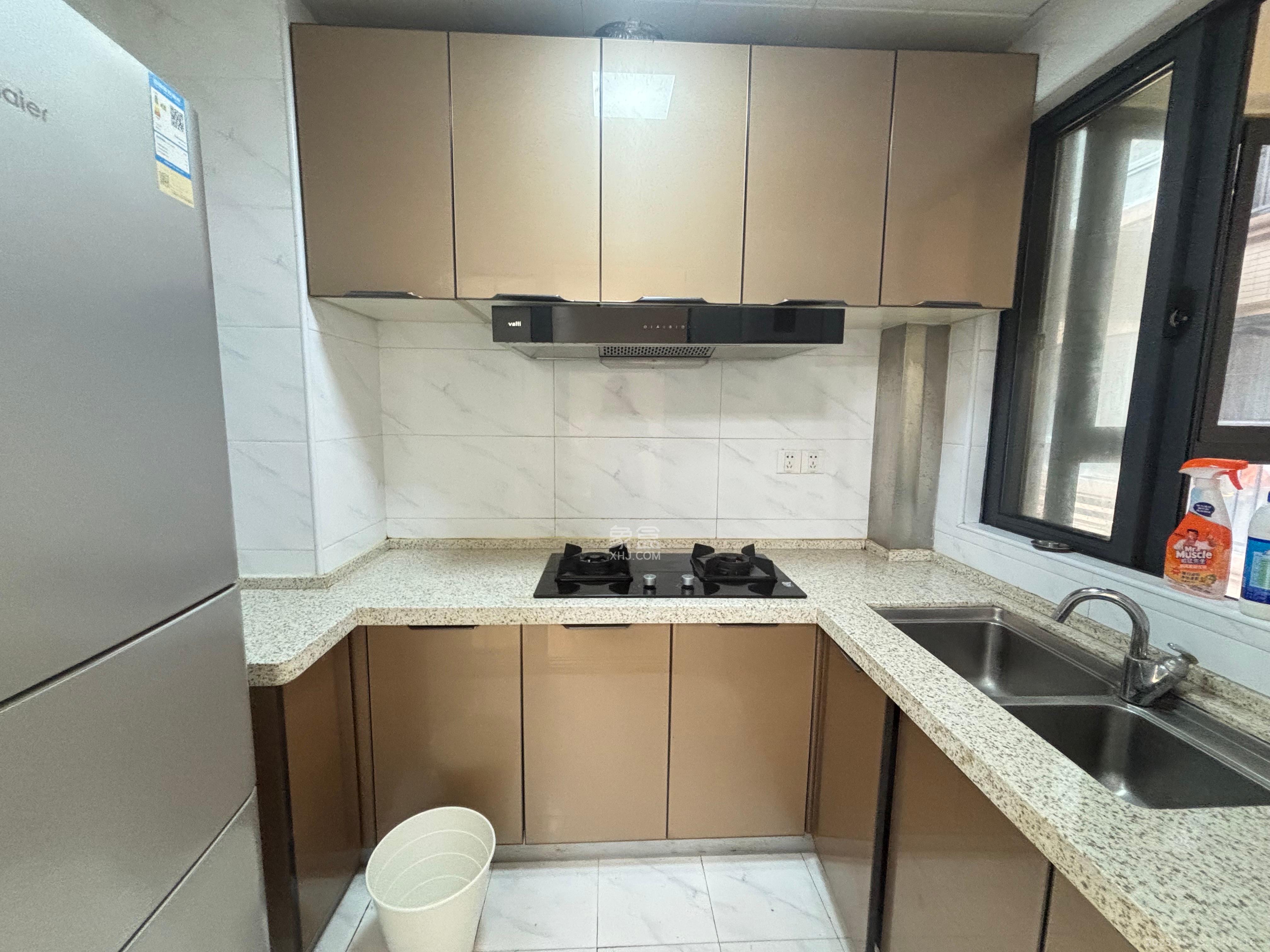 中建芙蓉嘉苑  3室1厅1卫   2400.00元/月室内图