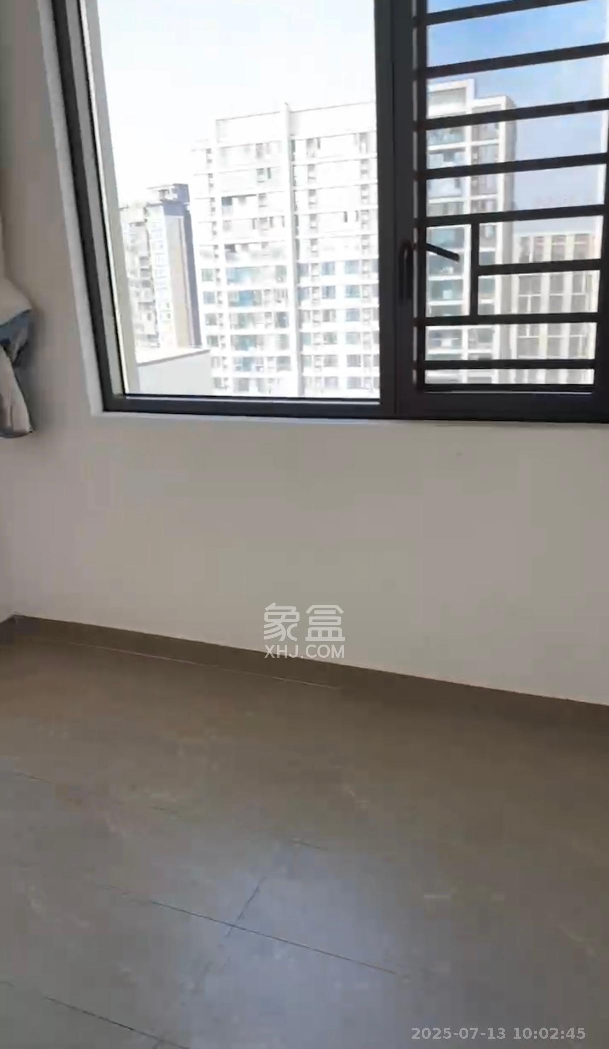 中海阅麓山二期  4室2厅2卫   4000.00元/月室内图