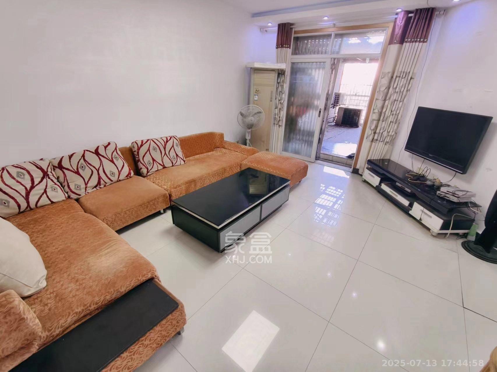 星沙教师公寓  3室2厅2卫    1800.0元/月 星沙教师公寓  3室2厅2卫    1800.0元/月室内图