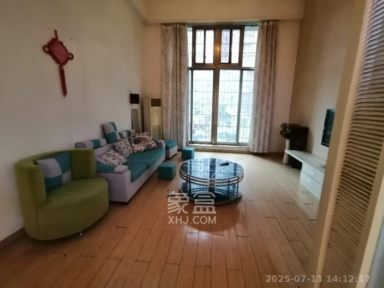 QQ生活馆  3室1厅1卫   2200.00元/月室内图