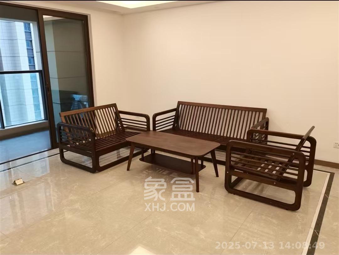 龙湖铂金中心（龙湖春江郦城）  3室2厅2卫   4500.00元/月室内图1