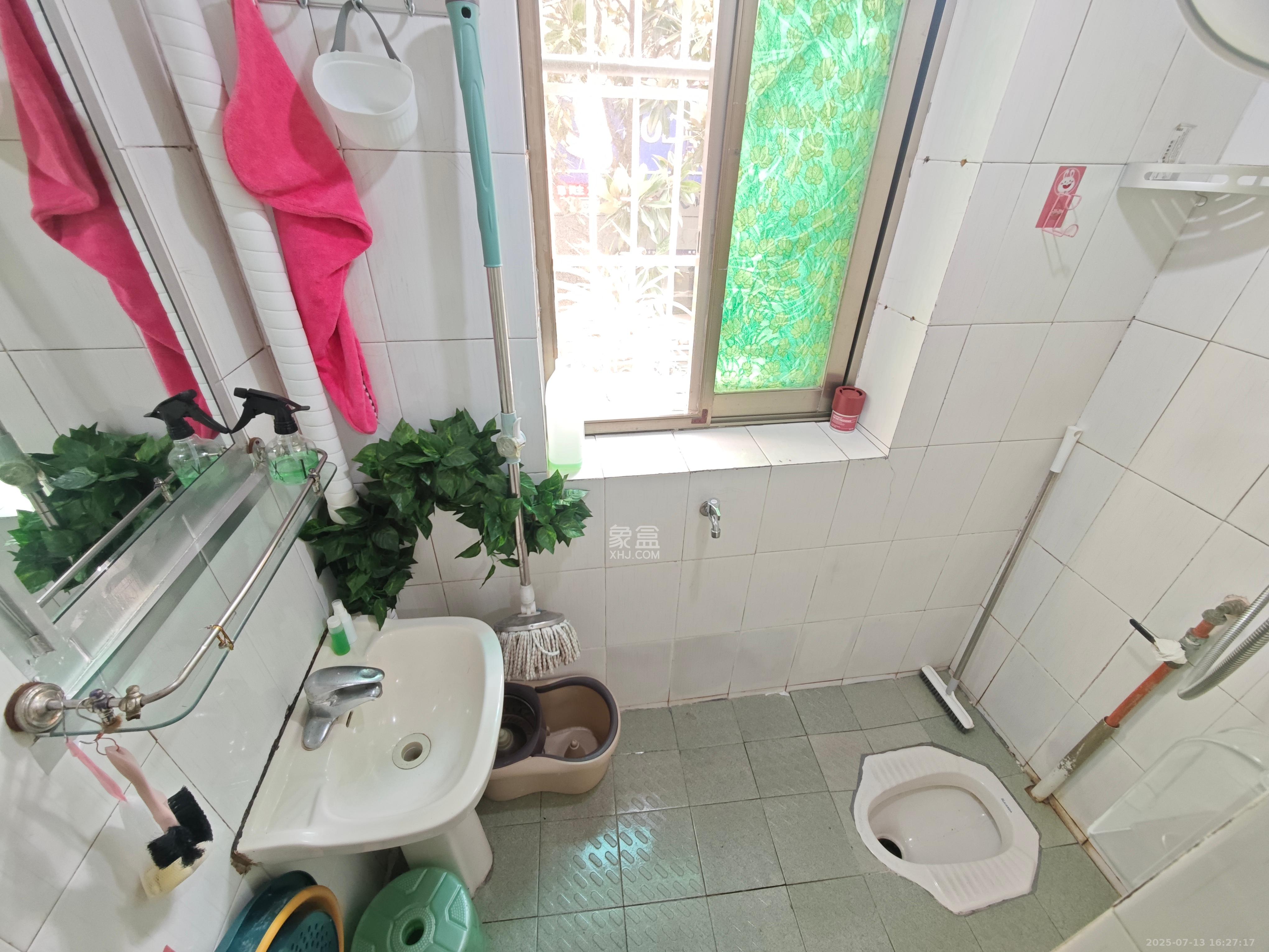 红旗区五片 2室1厅1卫 1900.0元/月 红旗区五片 2室1厅1卫 1900.0元/月室内图