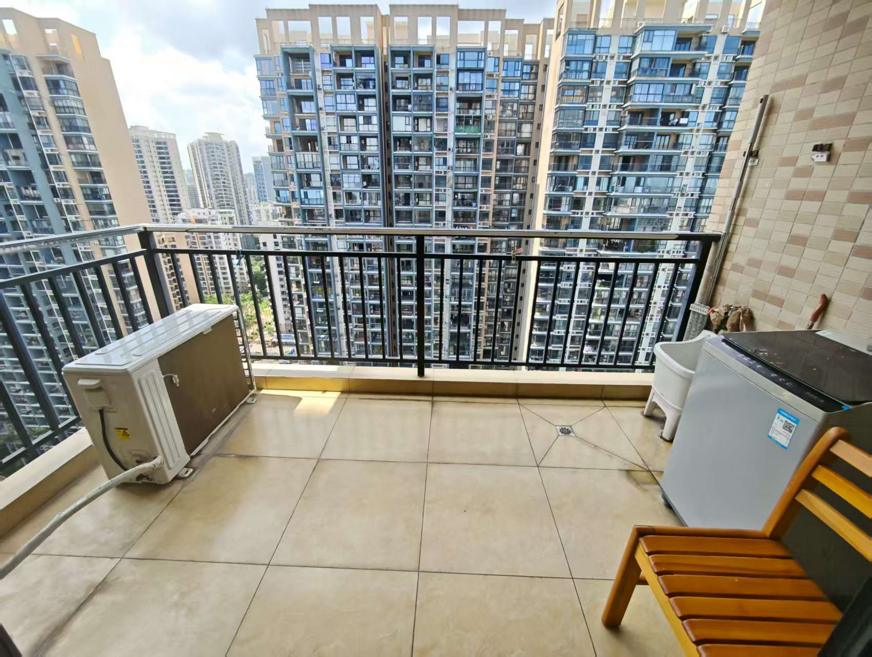 环强御景湾 3室2厅1卫 2700.0元/月 环强御景湾 3室2厅1卫 2700.0元/月室内图