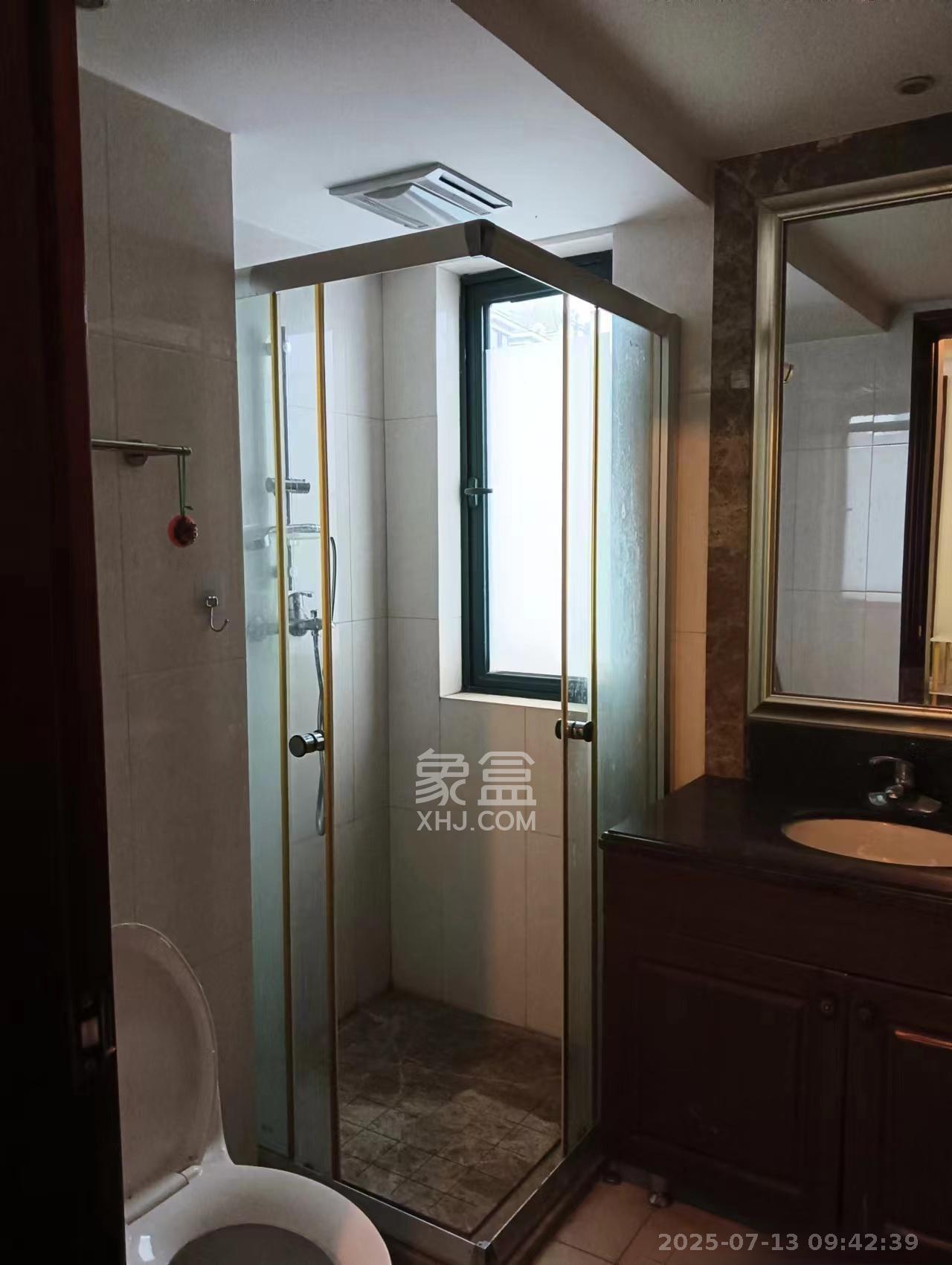 恒大城  2室2厅2卫    1800.0元/月室内图
