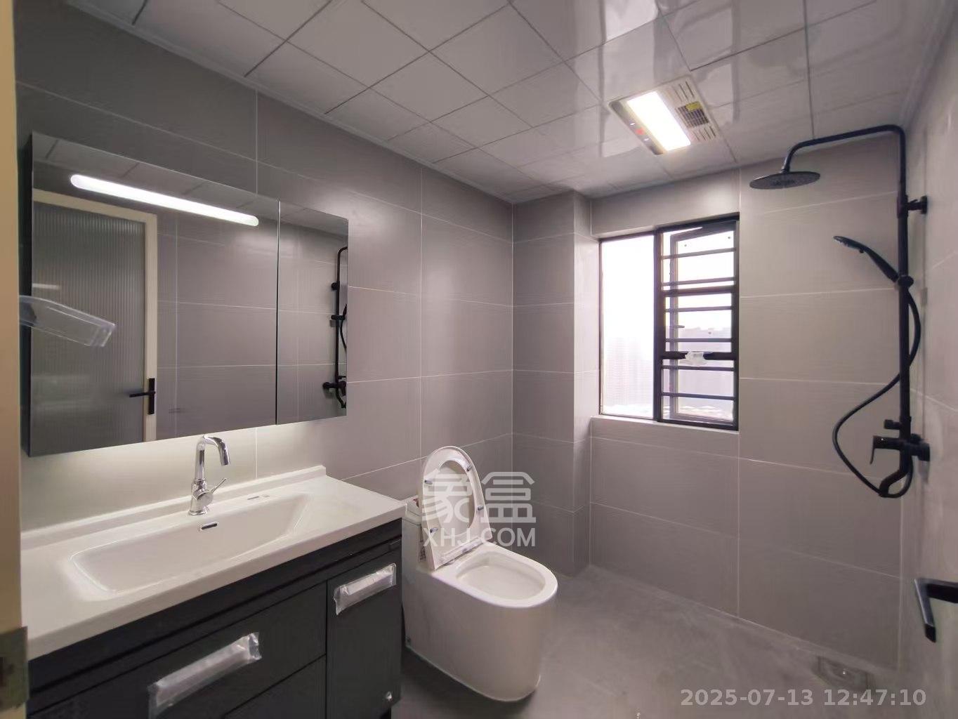 润和紫郡一期  5室2厅2卫    3200.0元/月 润和紫郡一期  5室2厅2卫    3200.0元/月室内图