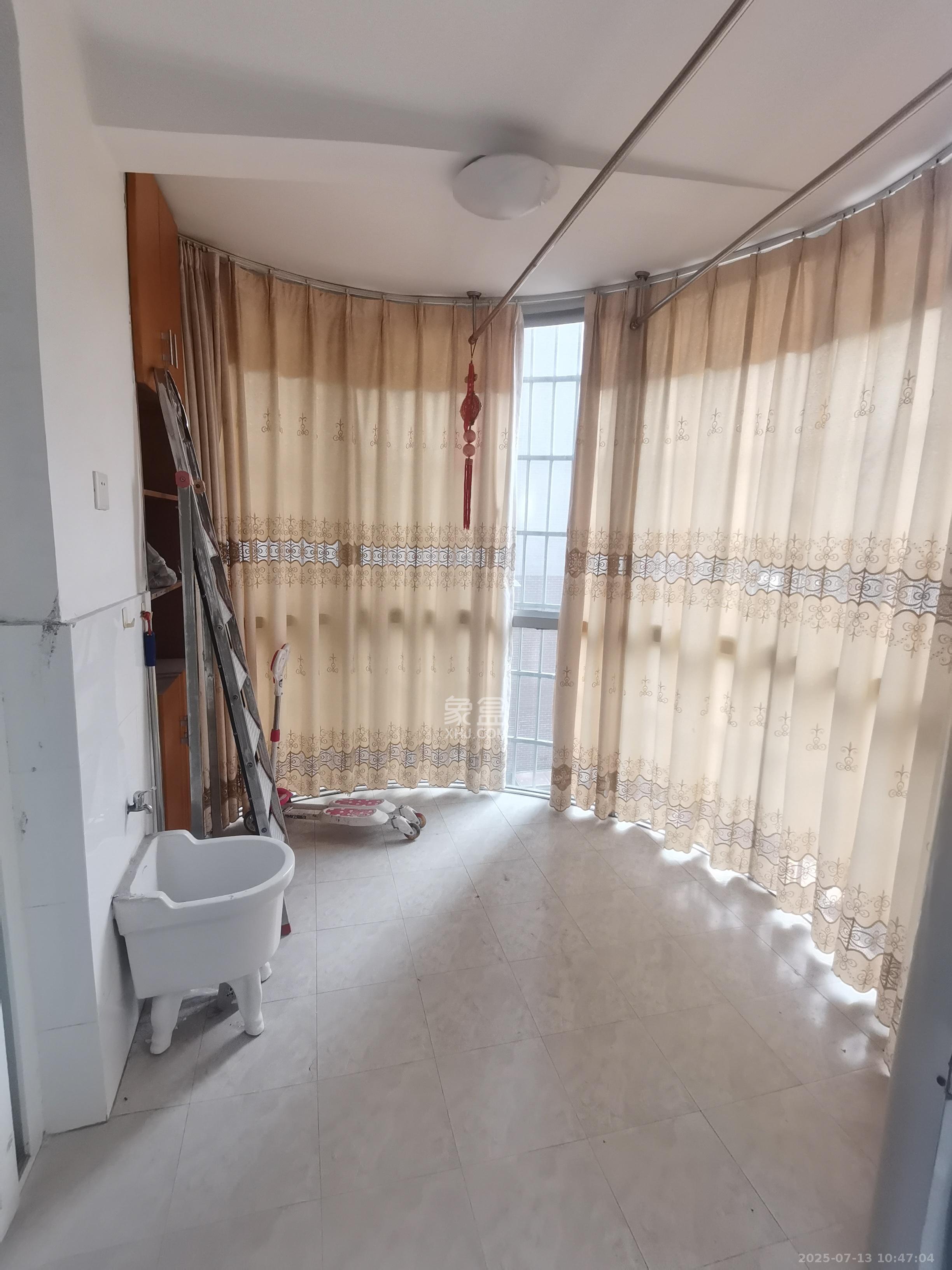 活力康城 3室2厅2卫 3000.0元/月 活力康城 3室2厅2卫 3000.0元/月室内图