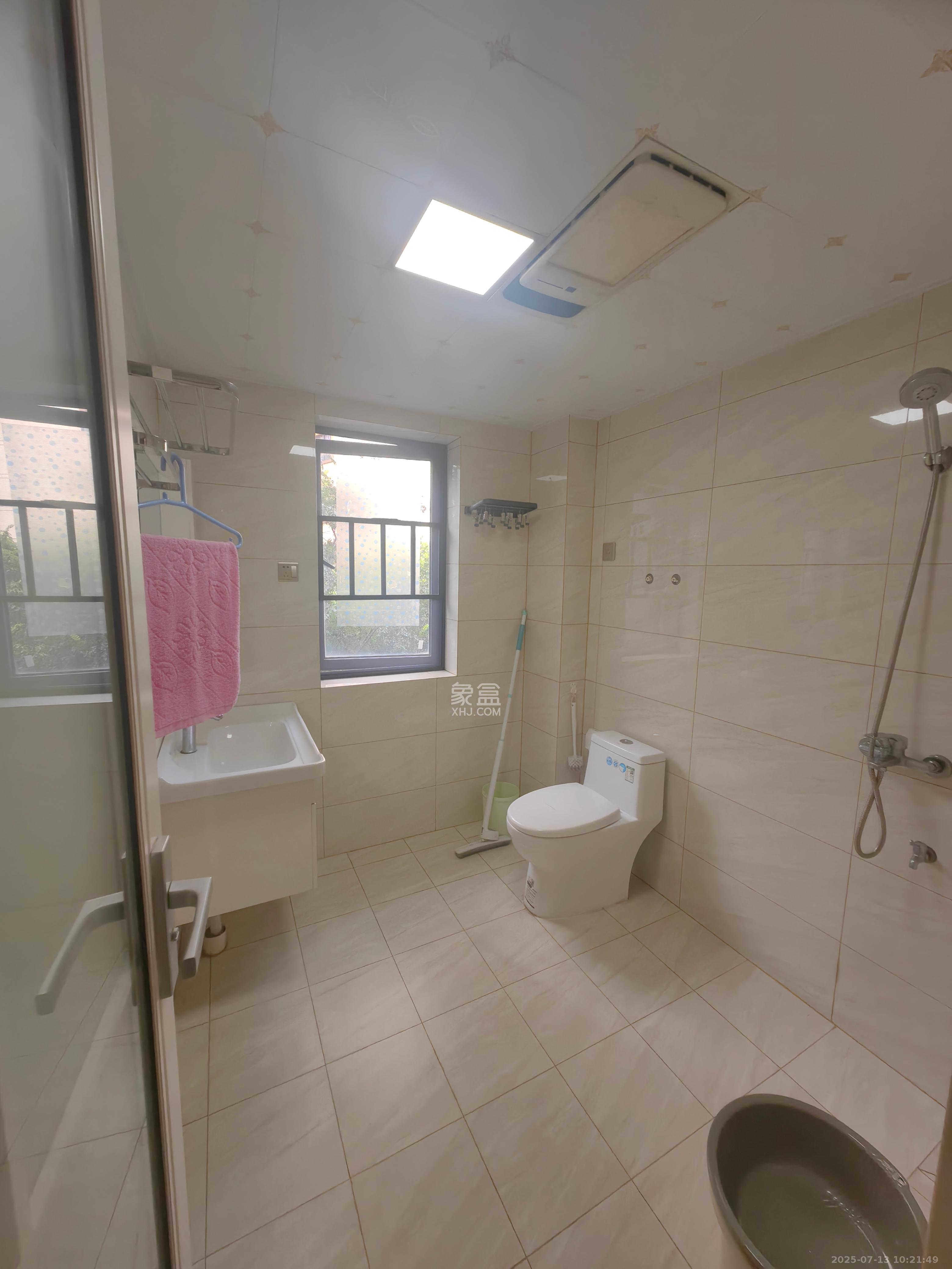 中建芙蓉嘉苑  3室2厅2卫   2600.00元/月室内图