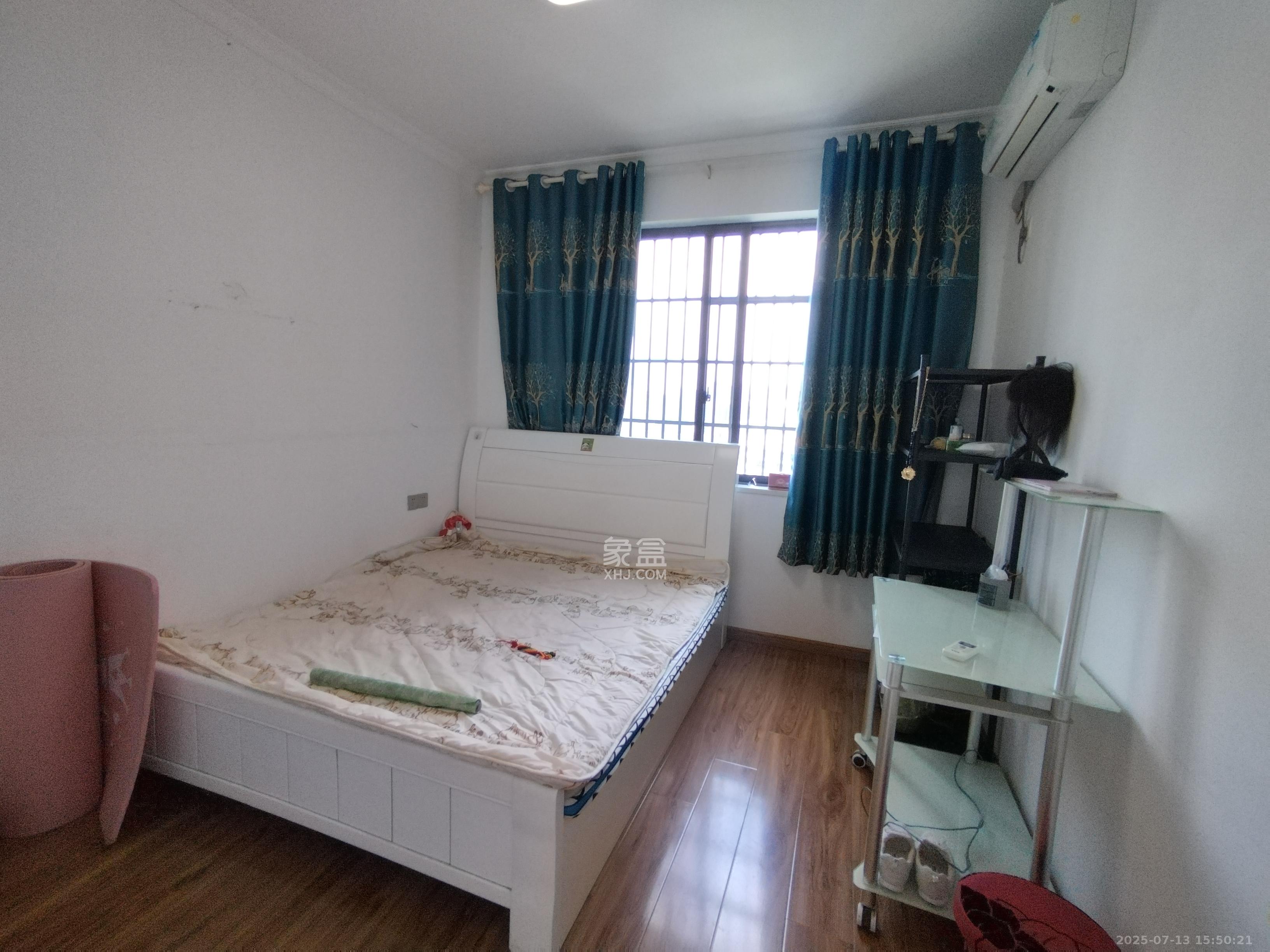 滨江海棠湾  4室2厅1卫   2300.00元/月室内图