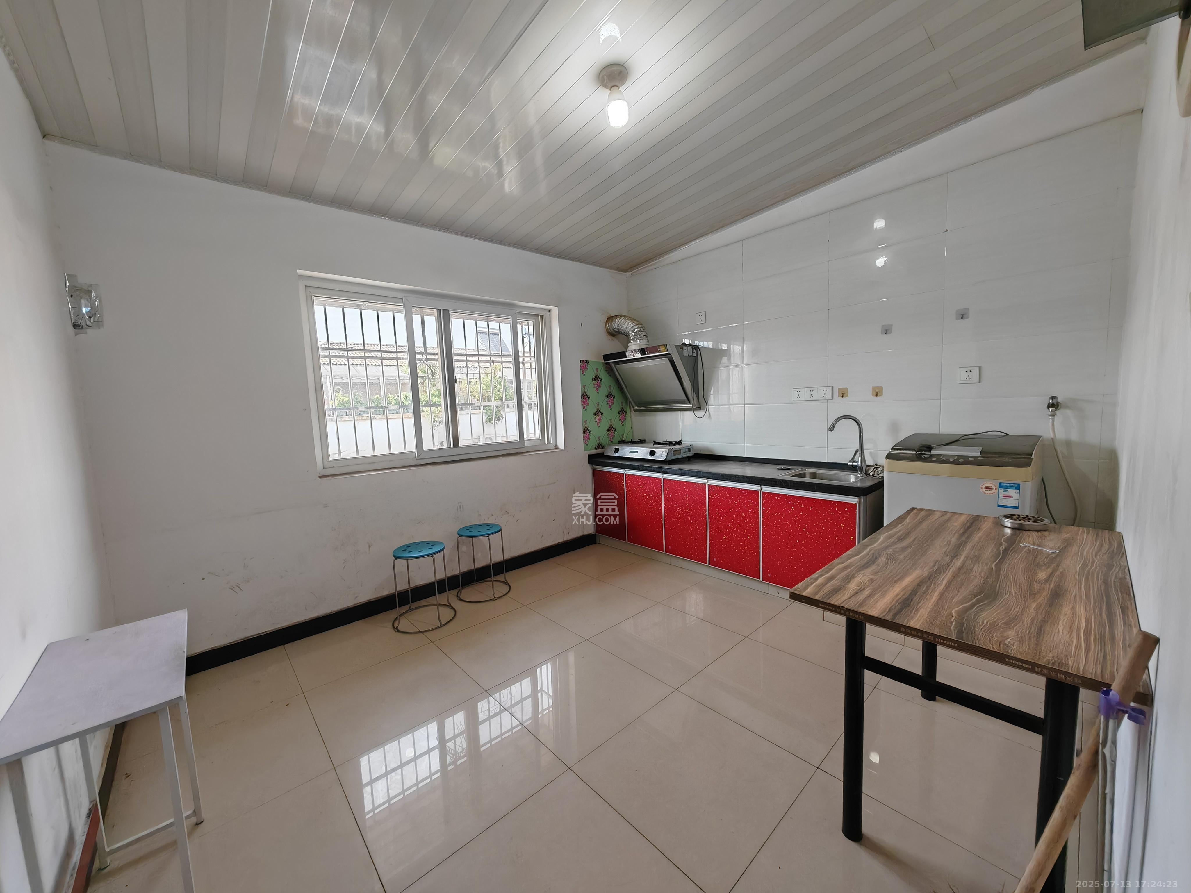 金鹰机电大市场  2室1厅1卫    900.0元/月室内图