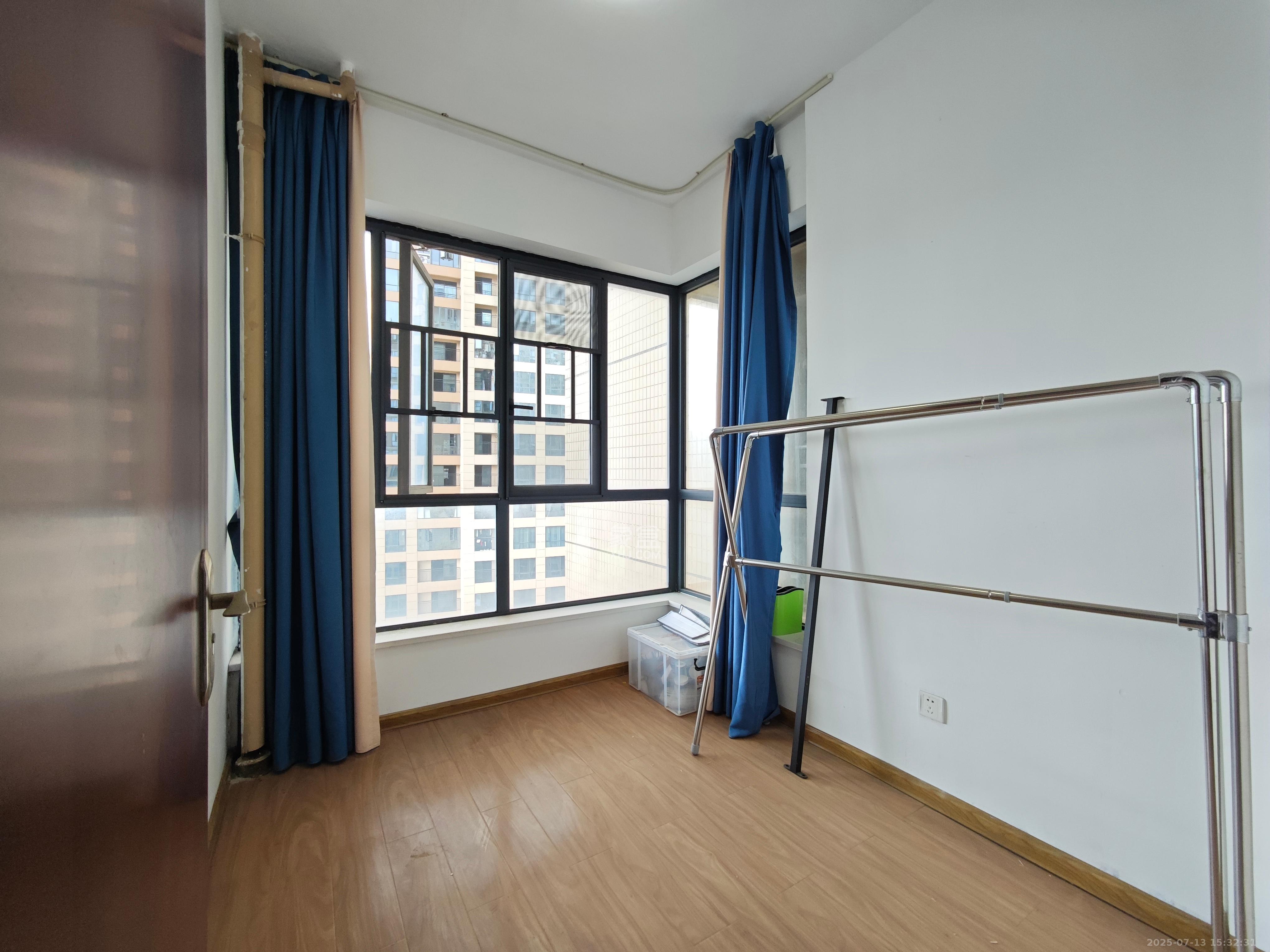 五矿万境水岸五期(五矿万境水岸文苑)  3室2厅1卫    2300.0元/月 五矿万境水岸五期(五矿万境水岸文苑)  3室2厅1卫    2300.0元/月室内图