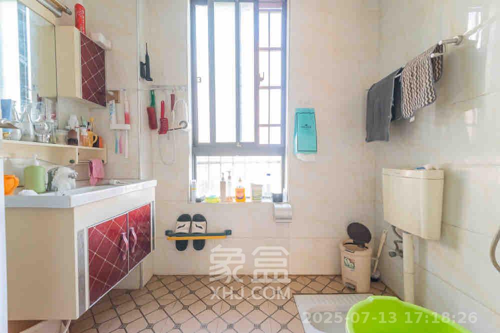 华润凤凰城二期 3室2厅1卫 1800.0元/月 华润凤凰城二期 3室2厅1卫 1800.0元/月室内图