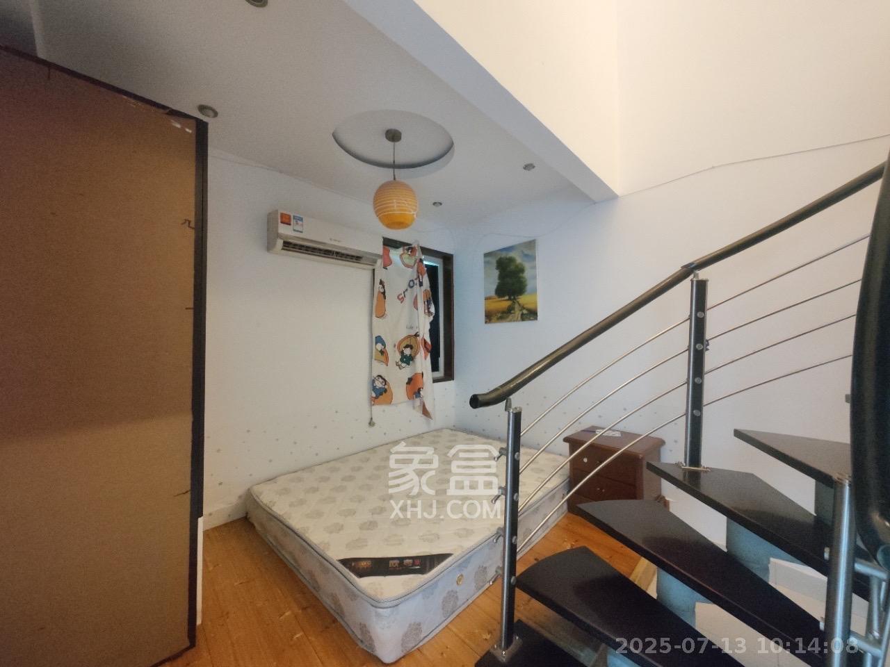 恩瑞麓山名园(龙王港小区)  3室2厅1卫    2000.0元/月 恩瑞麓山名园(龙王港小区)  3室2厅1卫    2000.0元/月室内图