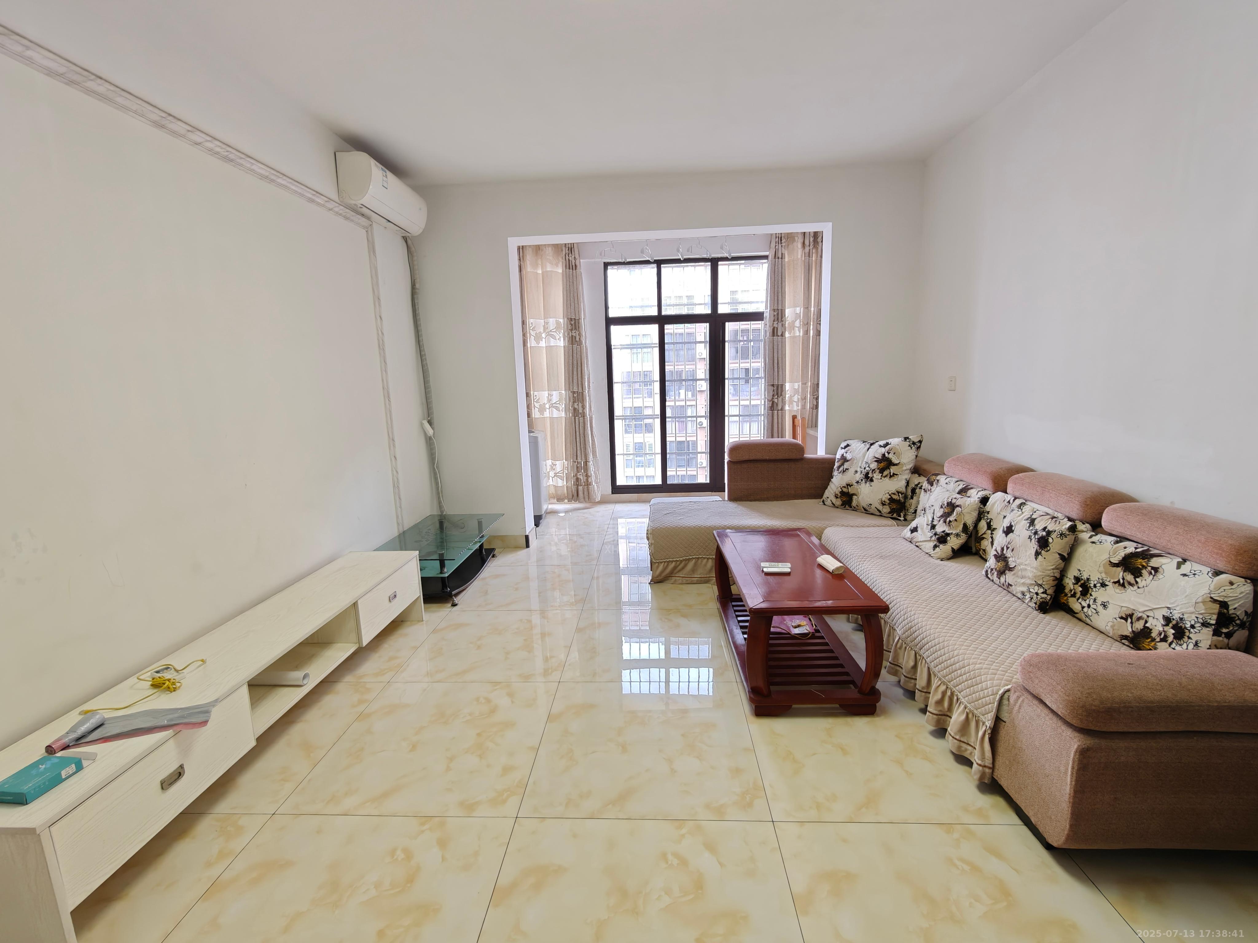 旺城天悦领秀香江  2室2厅1卫    1600.0元/月 旺城天悦领秀香江  2室2厅1卫    1600.0元/月室内图