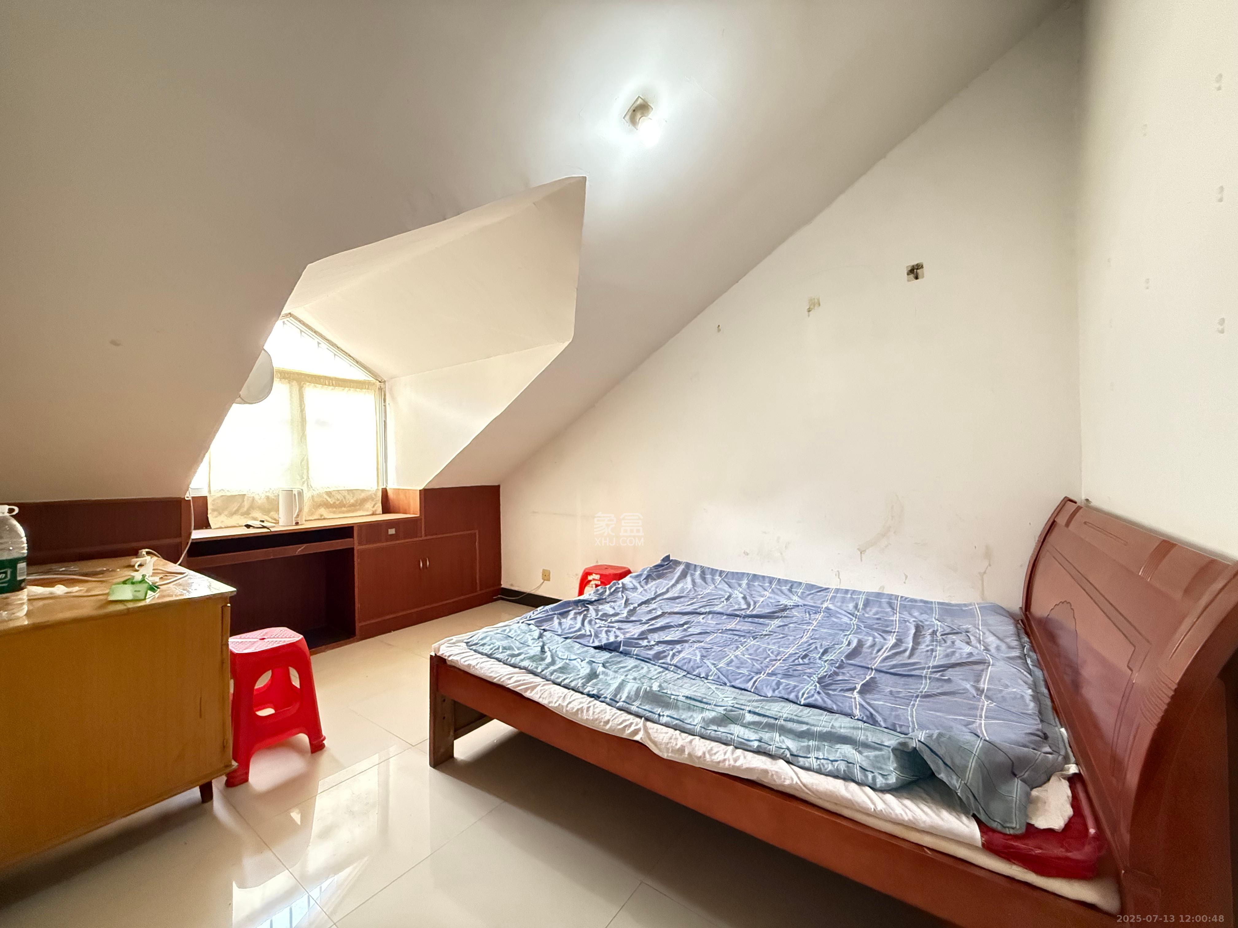 茶子山小区  1室1厅1卫    1200.0元/月 茶子山小区  1室1厅1卫    1200.0元/月室内图1