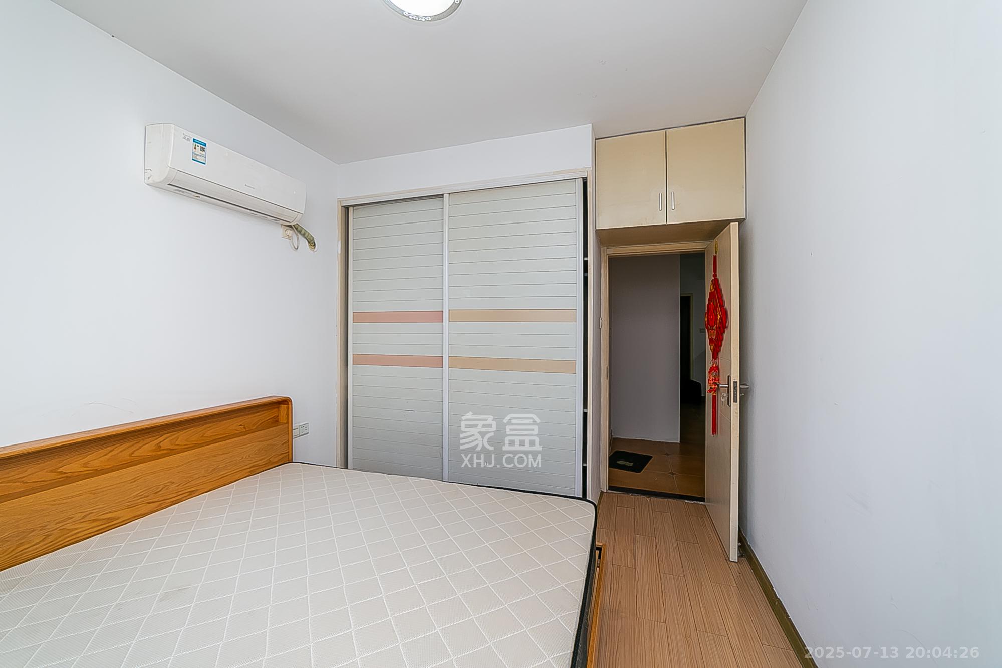 巧克力空间(建鸿达现代大厦)  2室2厅1卫    59.8万 巧克力空间(建鸿达现代大厦)  2室2厅1卫    59.8万卧室