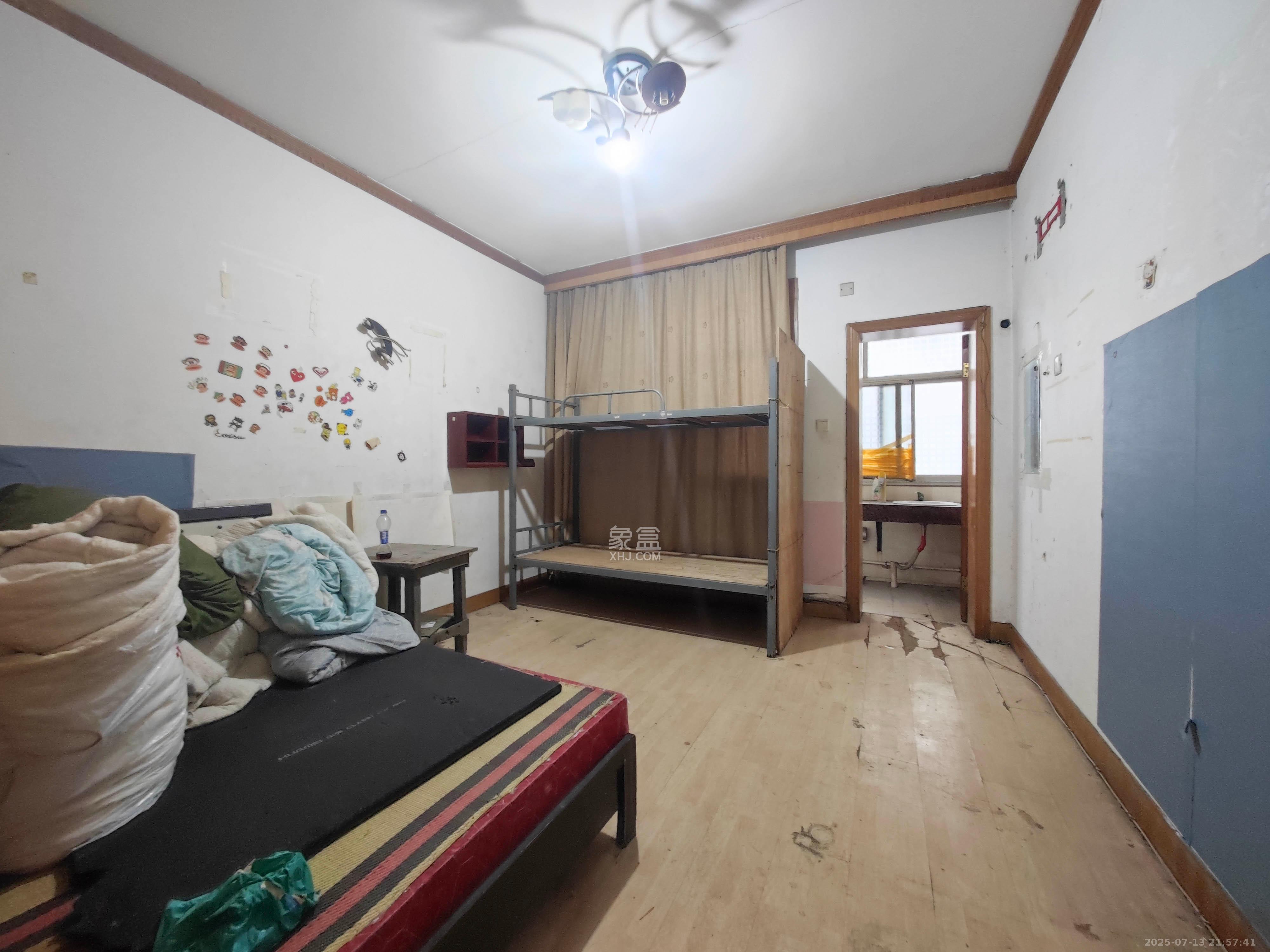 洞井商贸城 1室0厅0卫 98.0万 洞井商贸城 1室0厅0卫 98.0万卧室