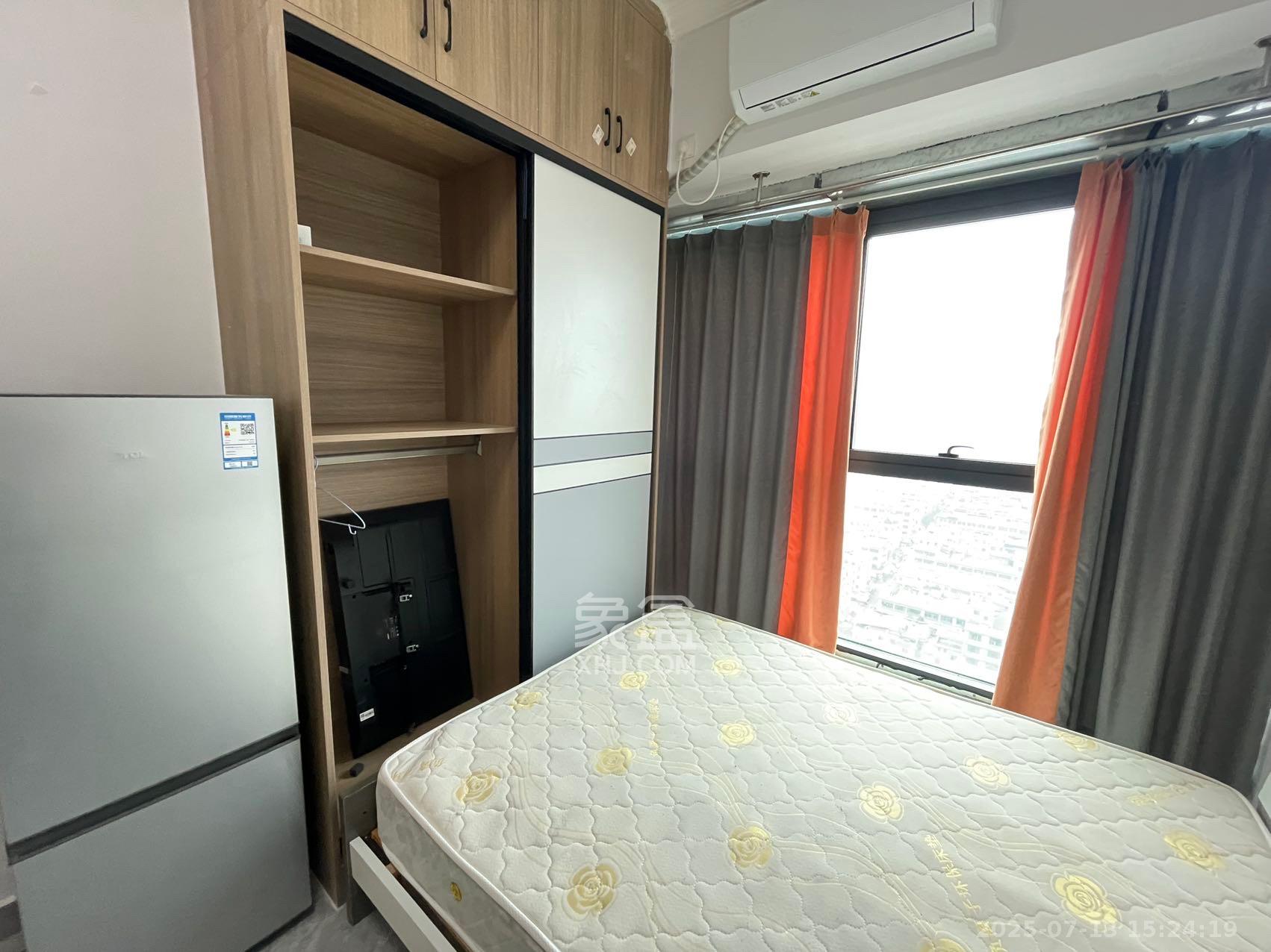 洋湖时代  1室1厅1卫   1100.00元/月室内图