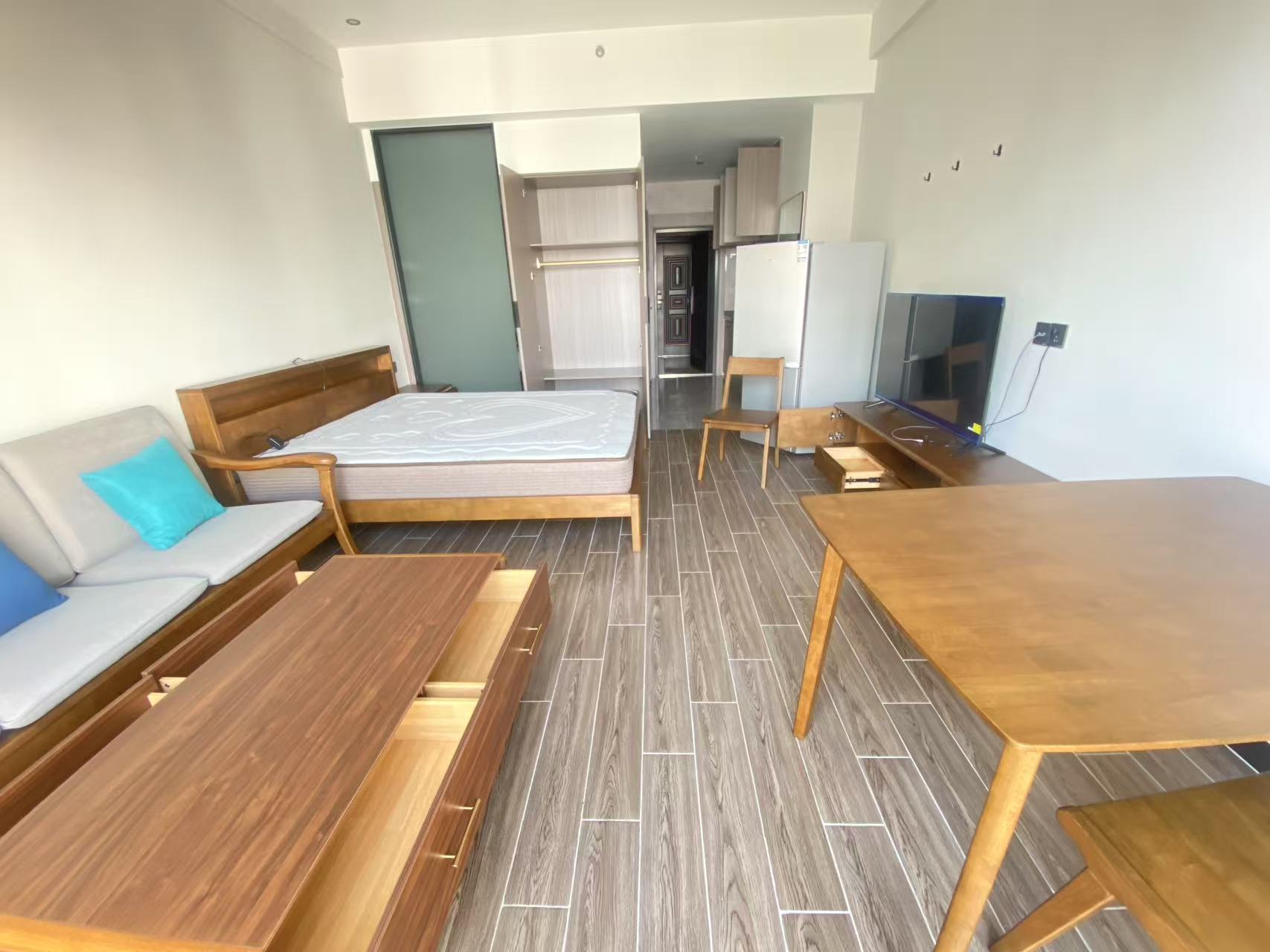 中国城星悦居  1室1厅1卫    2000.0元/月 中国城星悦居  1室1厅1卫    2000.0元/月室内图