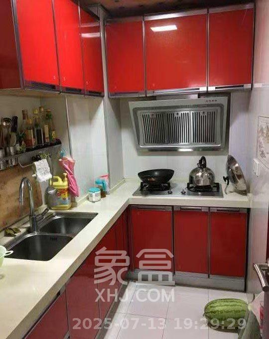 童话里  3室2厅1卫   2300.00元/月室内图