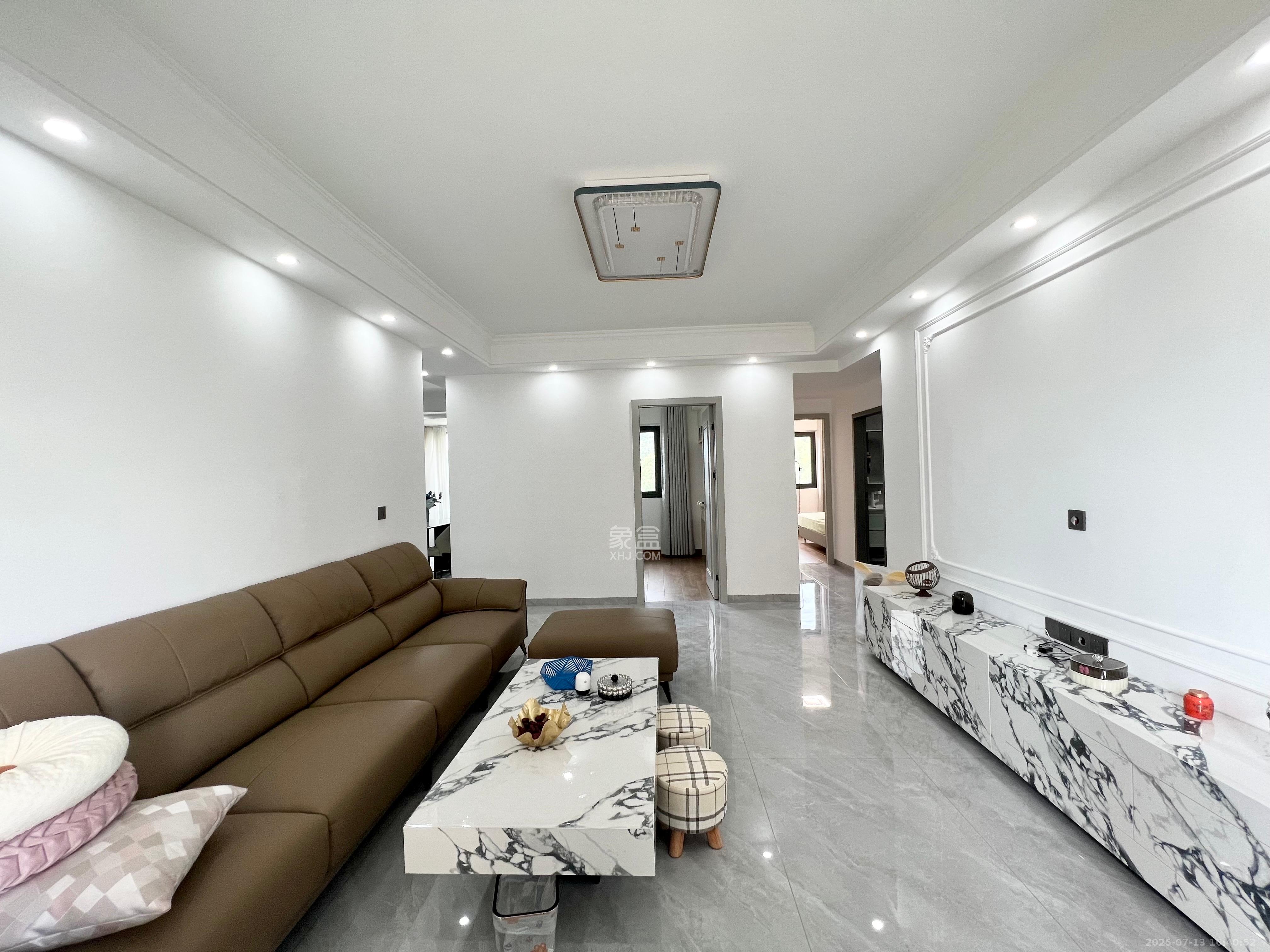 恒大揽湖苑(恒大林溪郡)  4室2厅2卫    3800.0元/月 恒大揽湖苑(恒大林溪郡)  4室2厅2卫    3800.0元/月